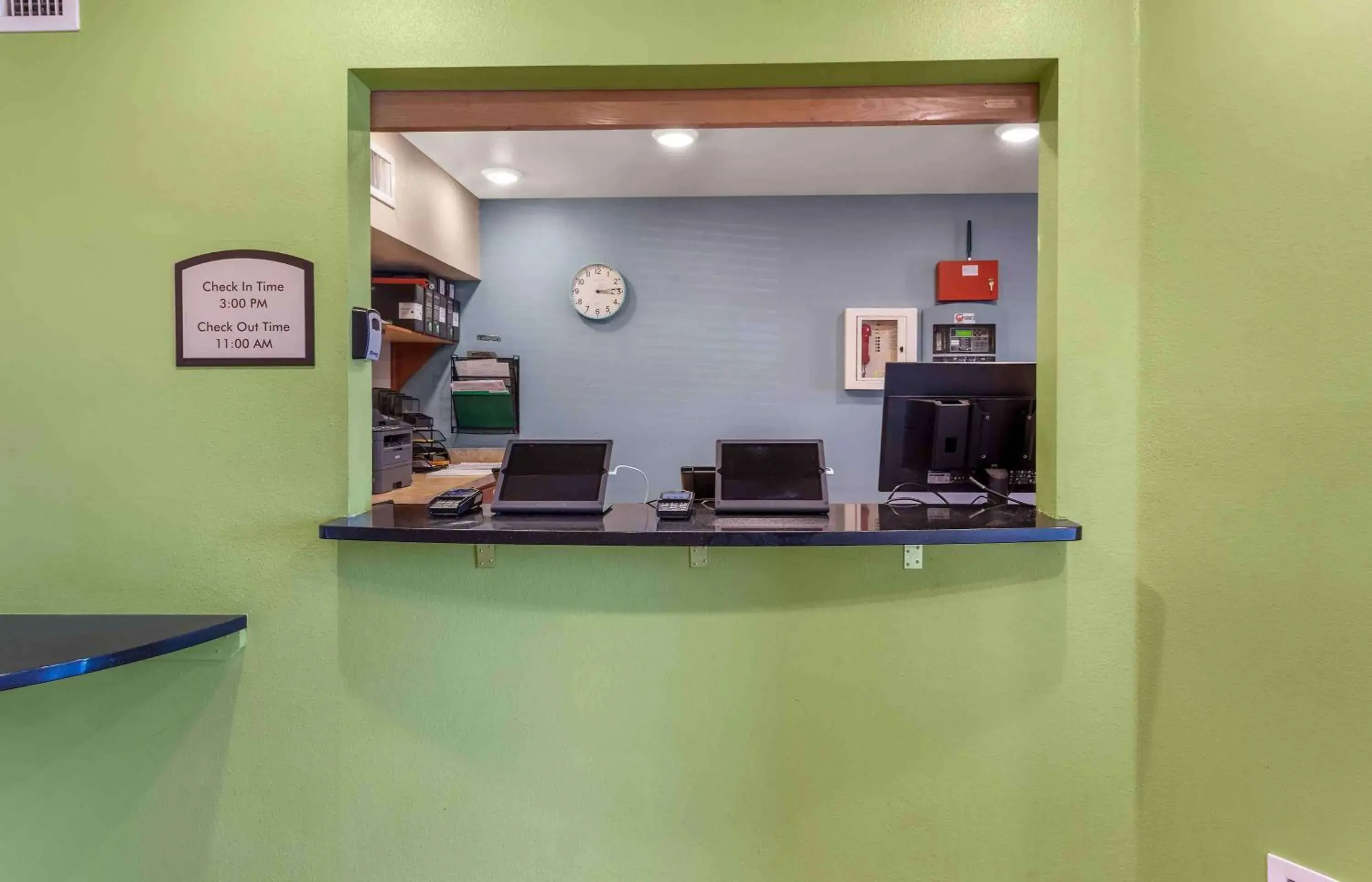 Lobby or reception in Extended Stay America Select Suites - Colorado Springs Lobby or reception in Extended Stay America Select Suites - Colorado Springs