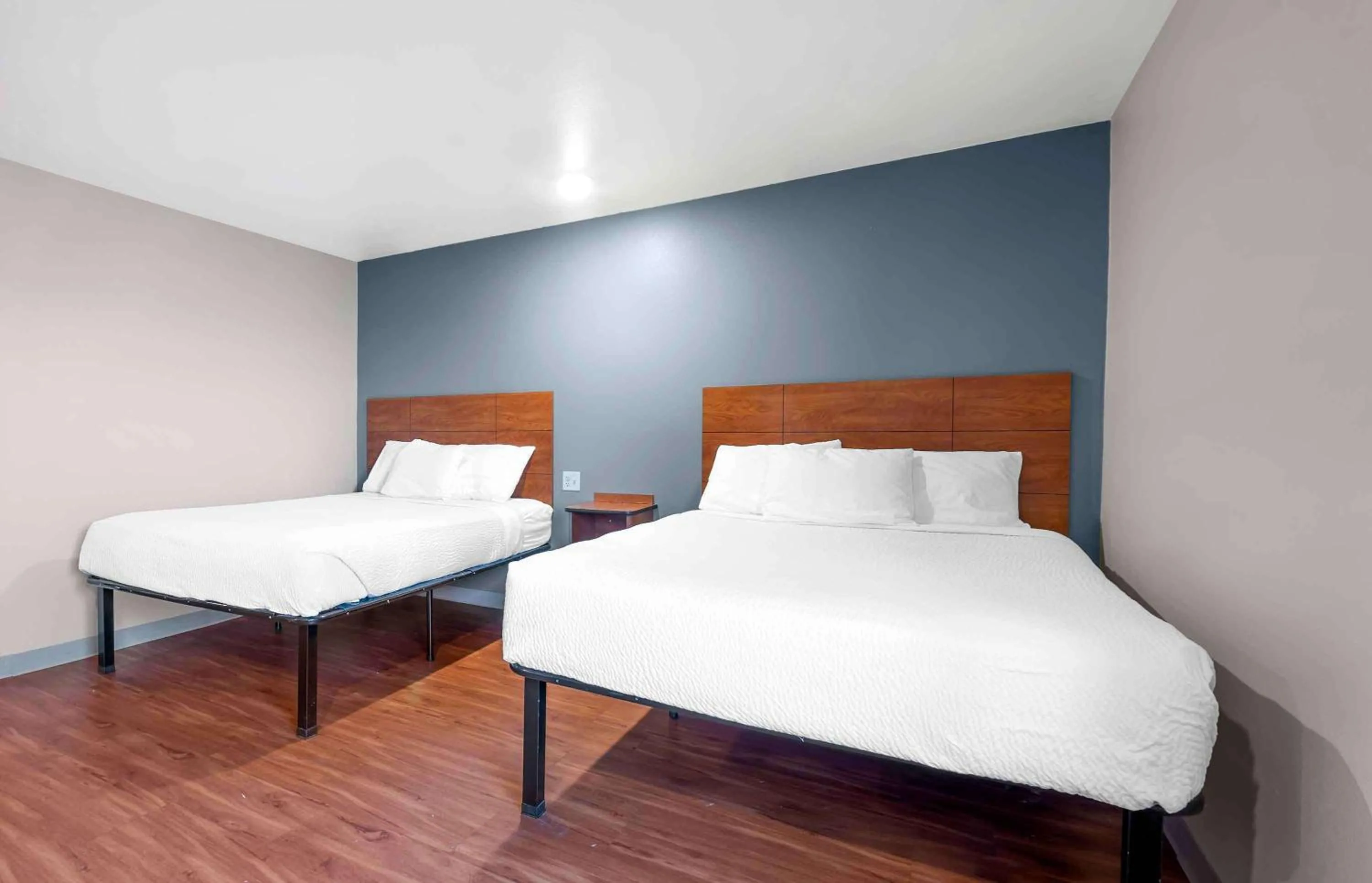 Bedroom, Bed in Extended Stay America Select Suites - Colorado Springs
