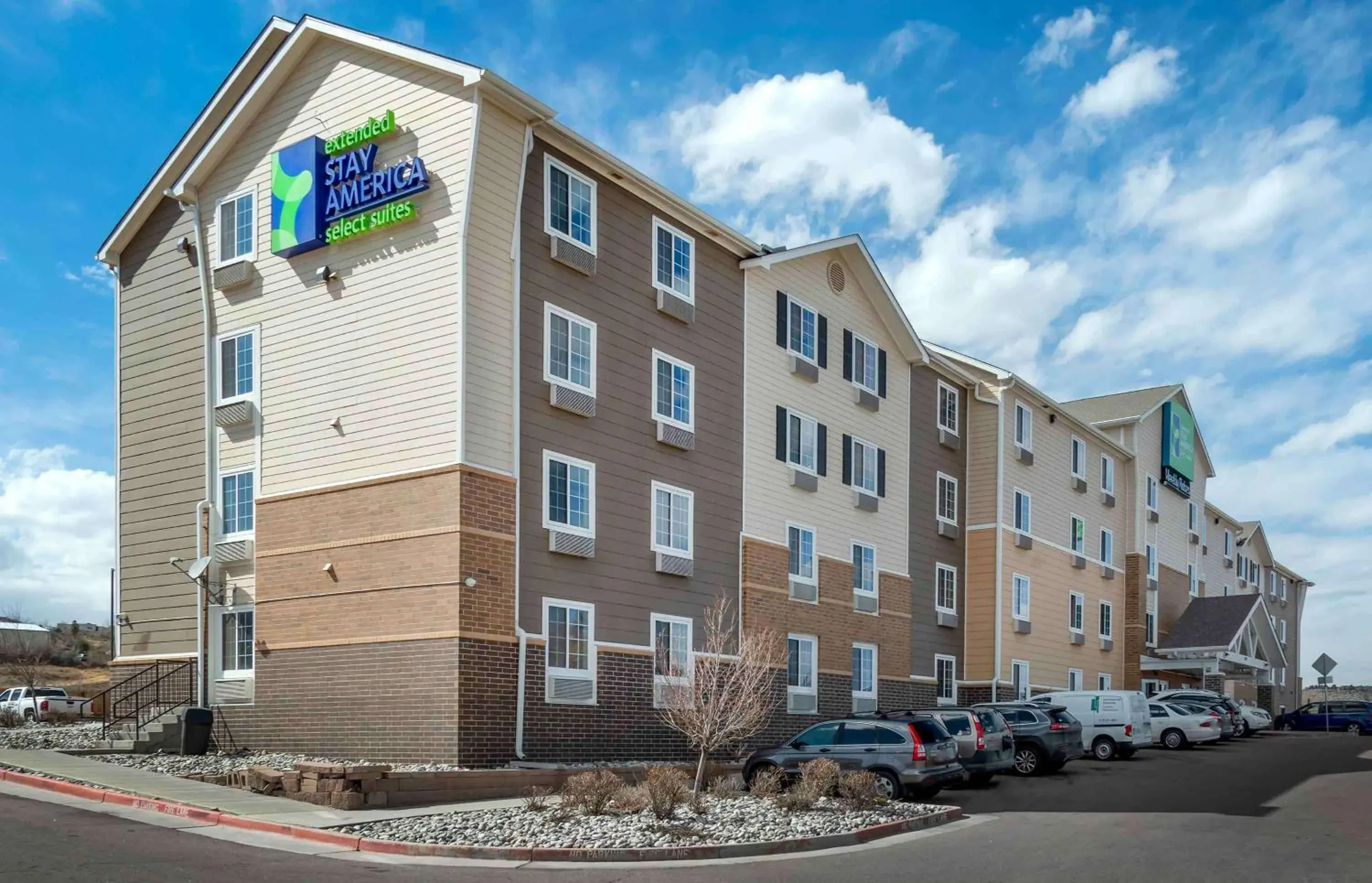 Property building in Extended Stay America Select Suites - Colorado Springs Property building in Extended Stay America Select Suites - Colorado Springs