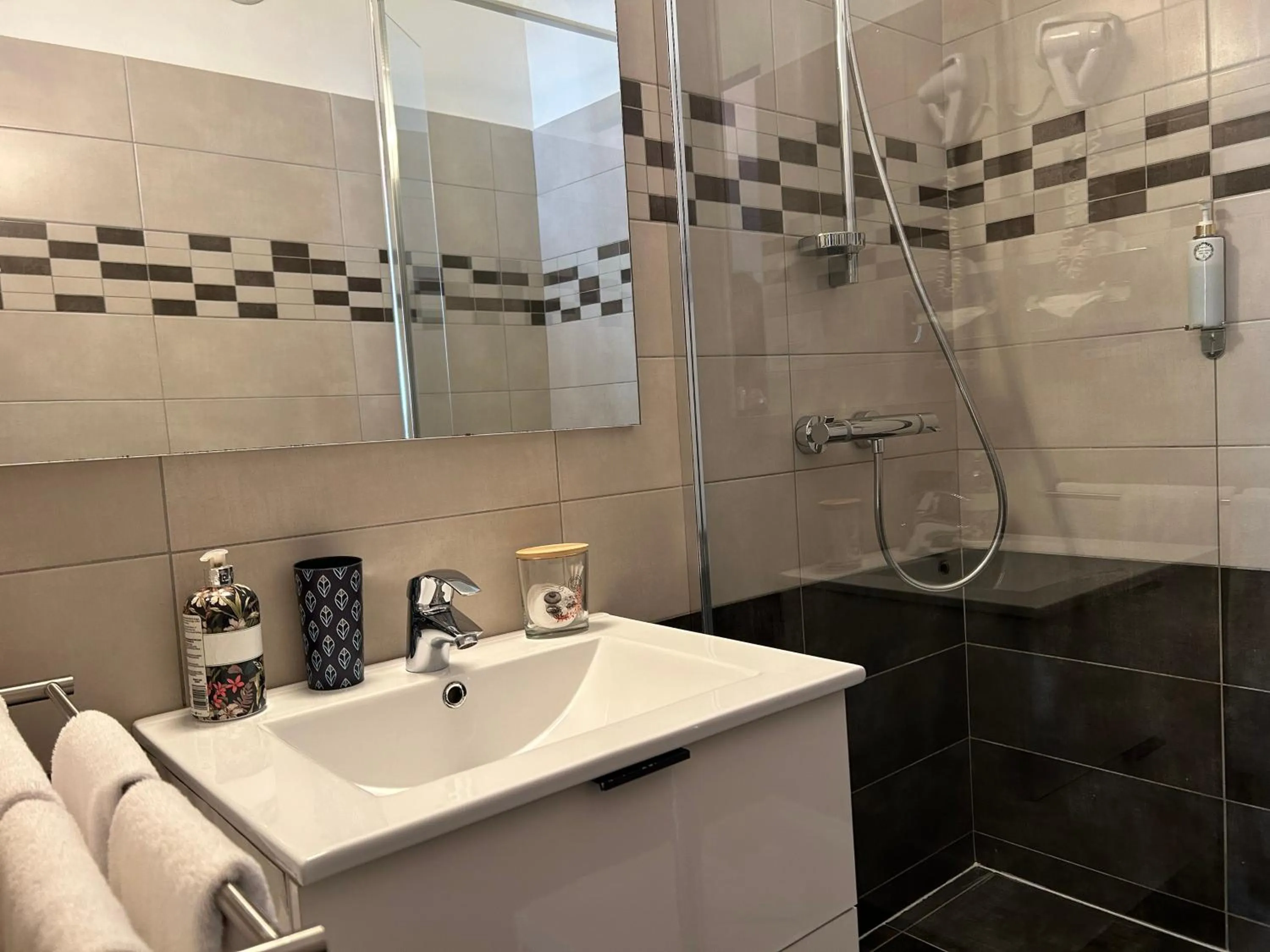 ATH hôtel Athénée