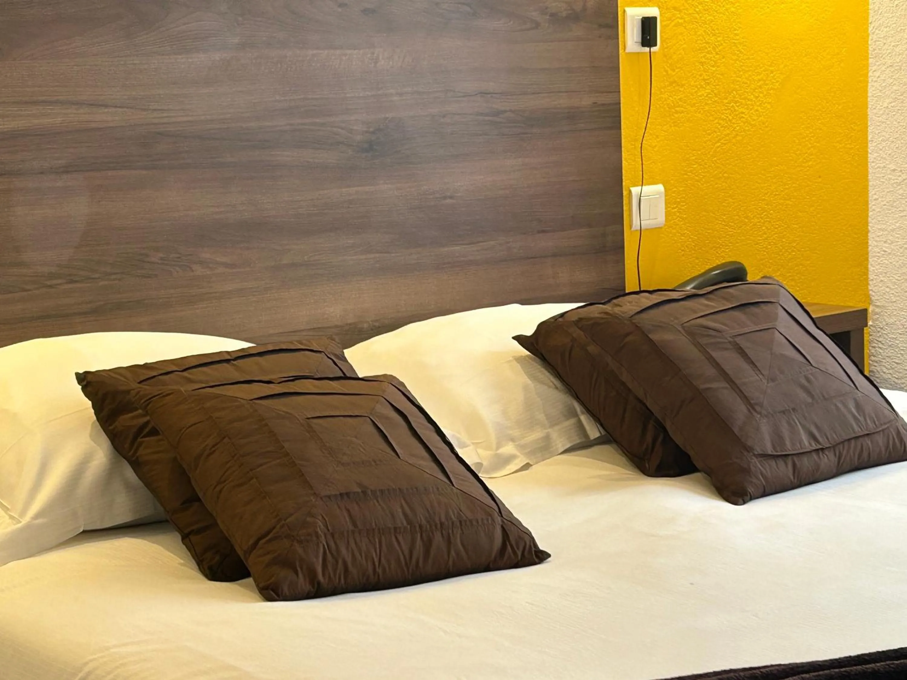 Bed in ATH hôtel Athénée