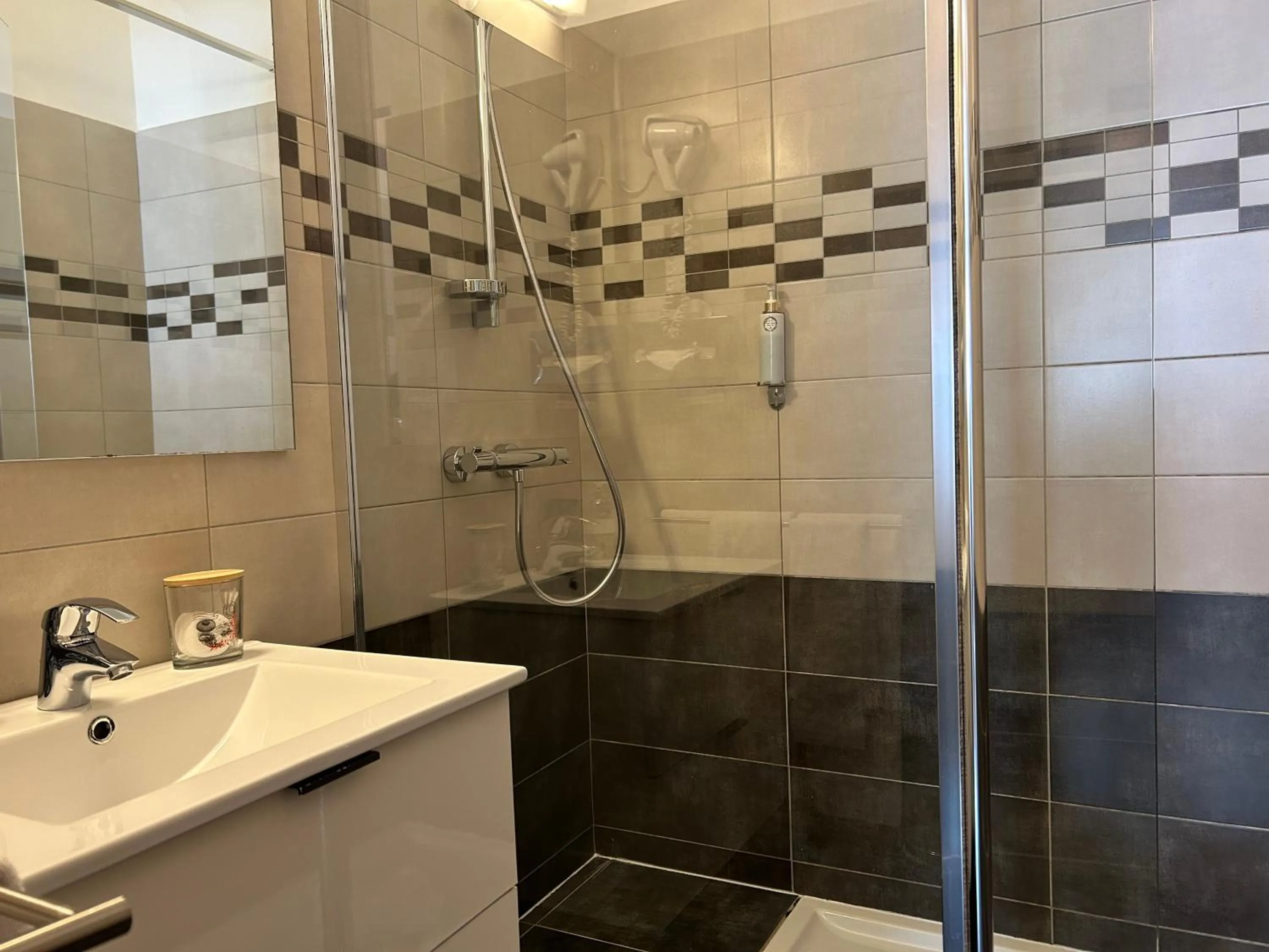 ATH hôtel Athénée