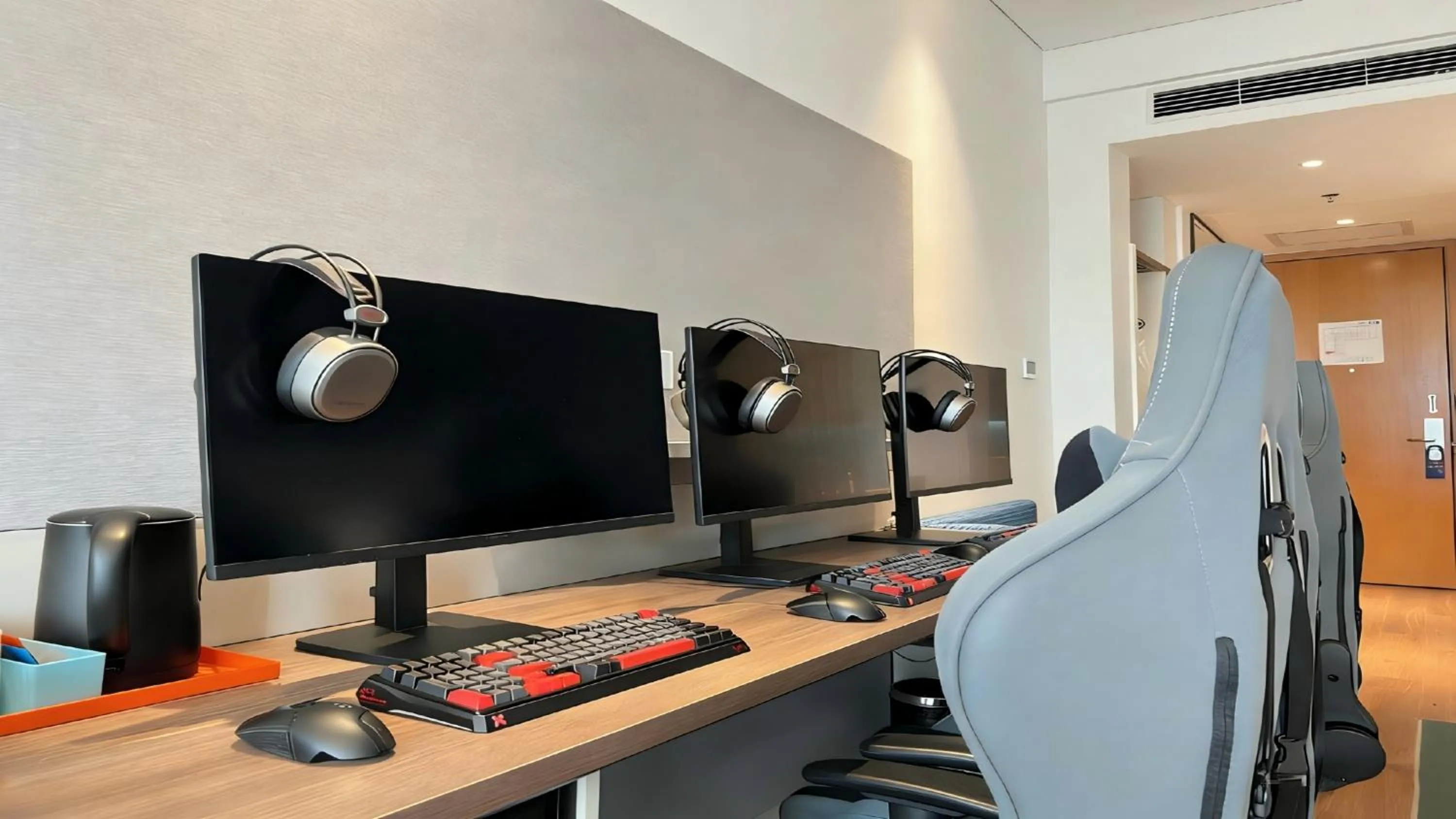 Photo of the whole room in Holiday Inn Express Qingdao Chengyang Central by IHG