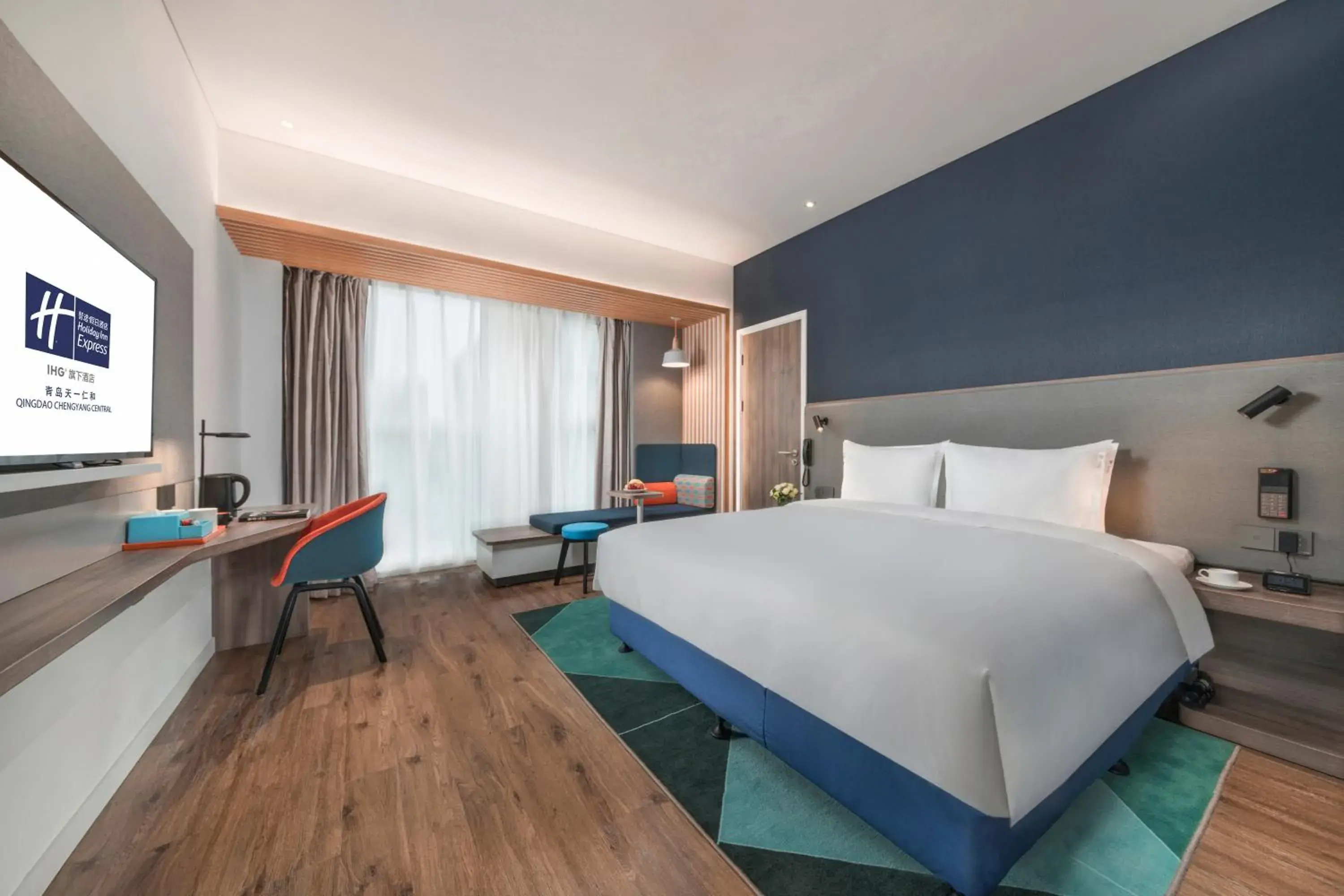 Bed in Holiday Inn Express Qingdao Chengyang Central by IHG Bed in Holiday Inn Express Qingdao Chengyang Central by IHG