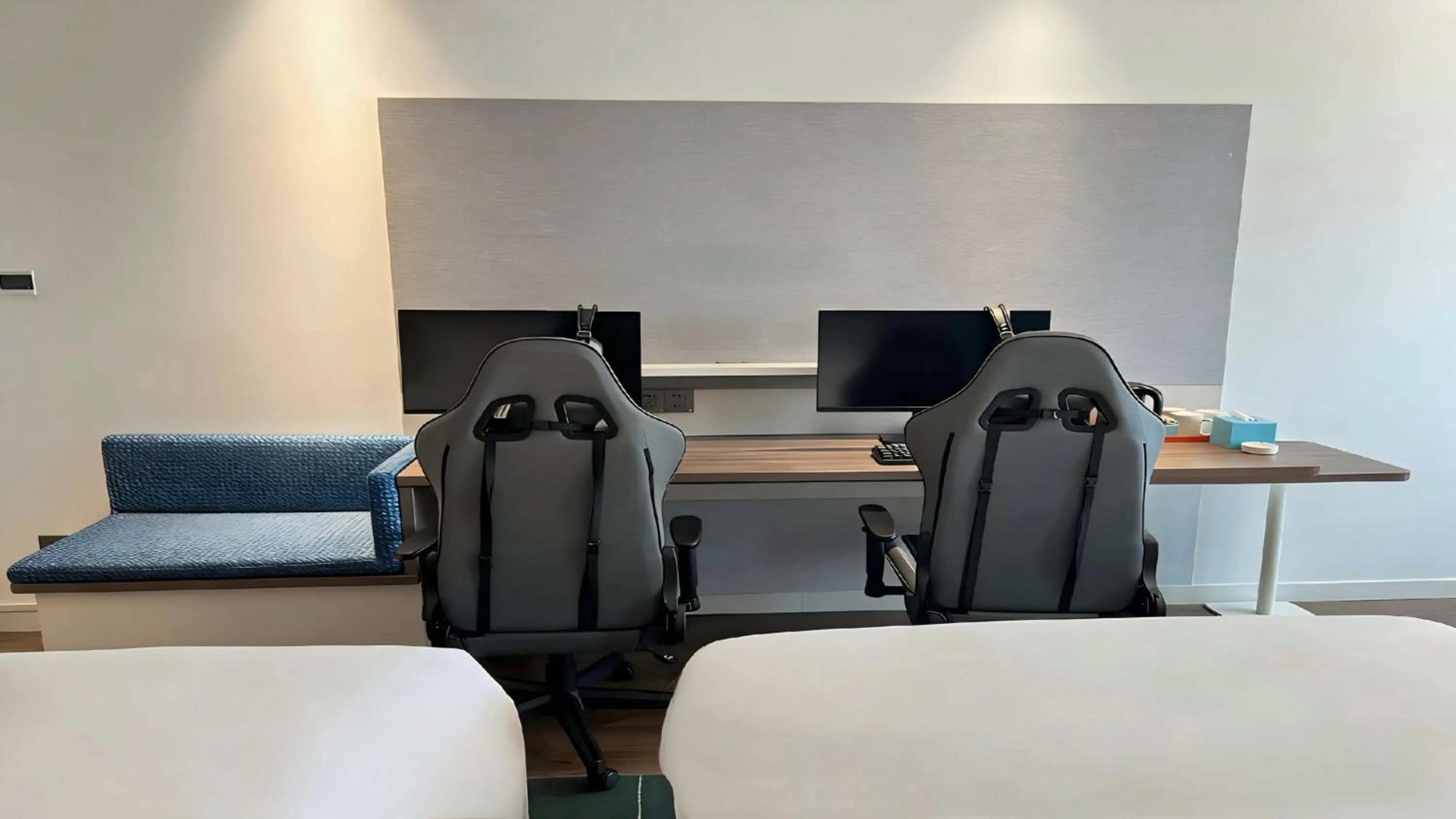 Photo of the whole room, Bed in Holiday Inn Express Qingdao Chengyang Central by IHG