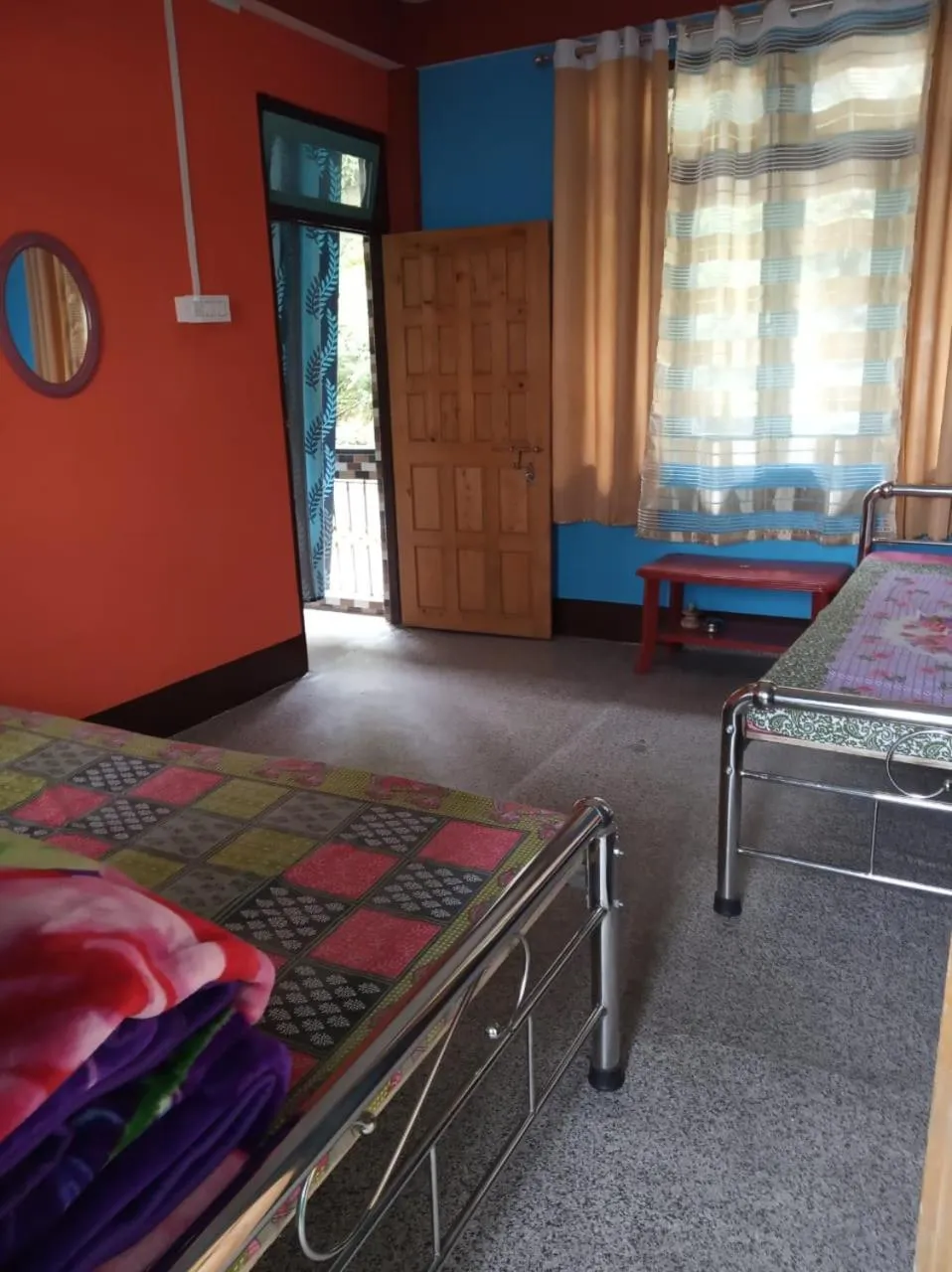 Bed in VAMOOSE CHAMLING