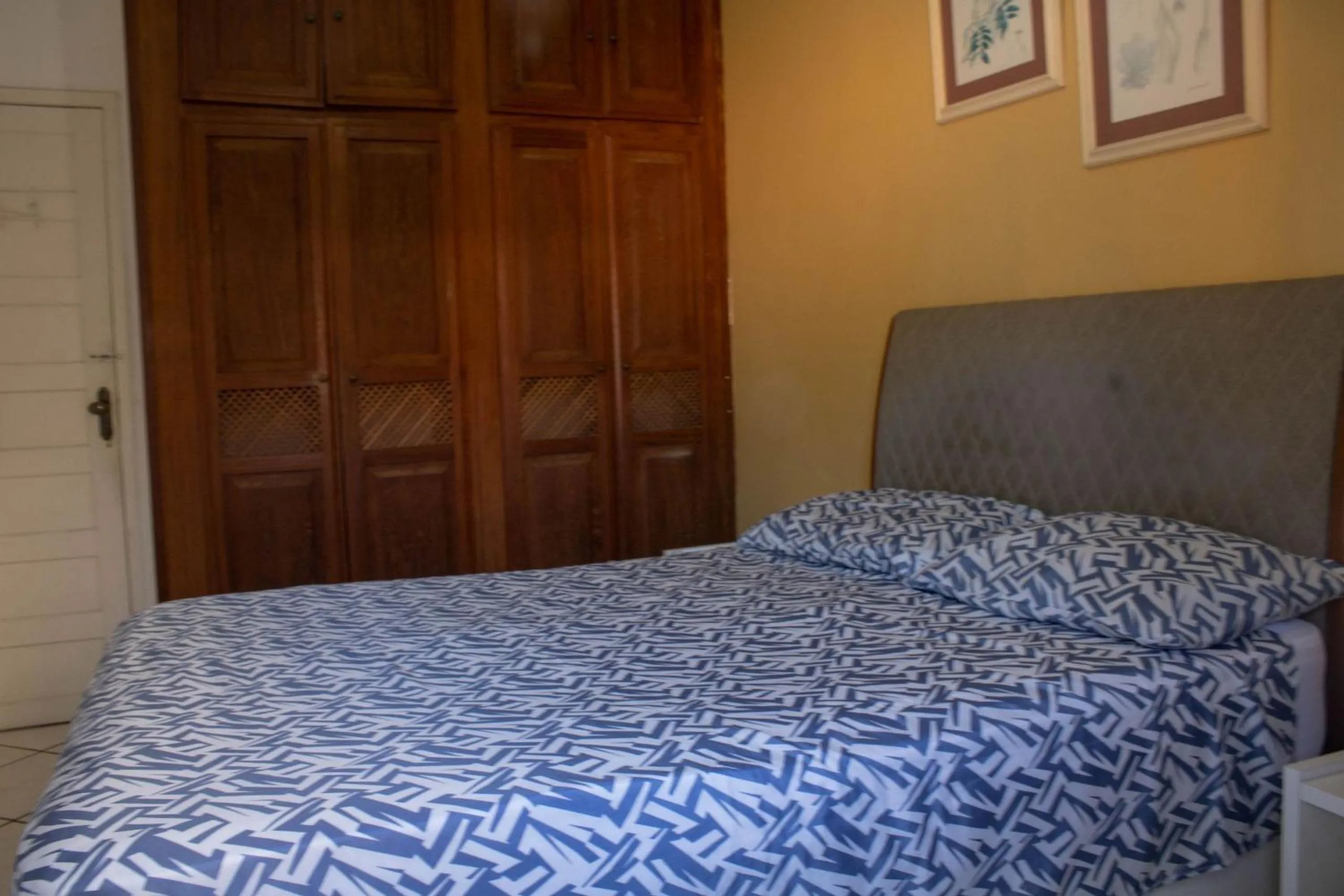 Bedroom, Bed in FAMILY- Conheça Cabo Frio e ARRAIAL e traga seu pet - Confira