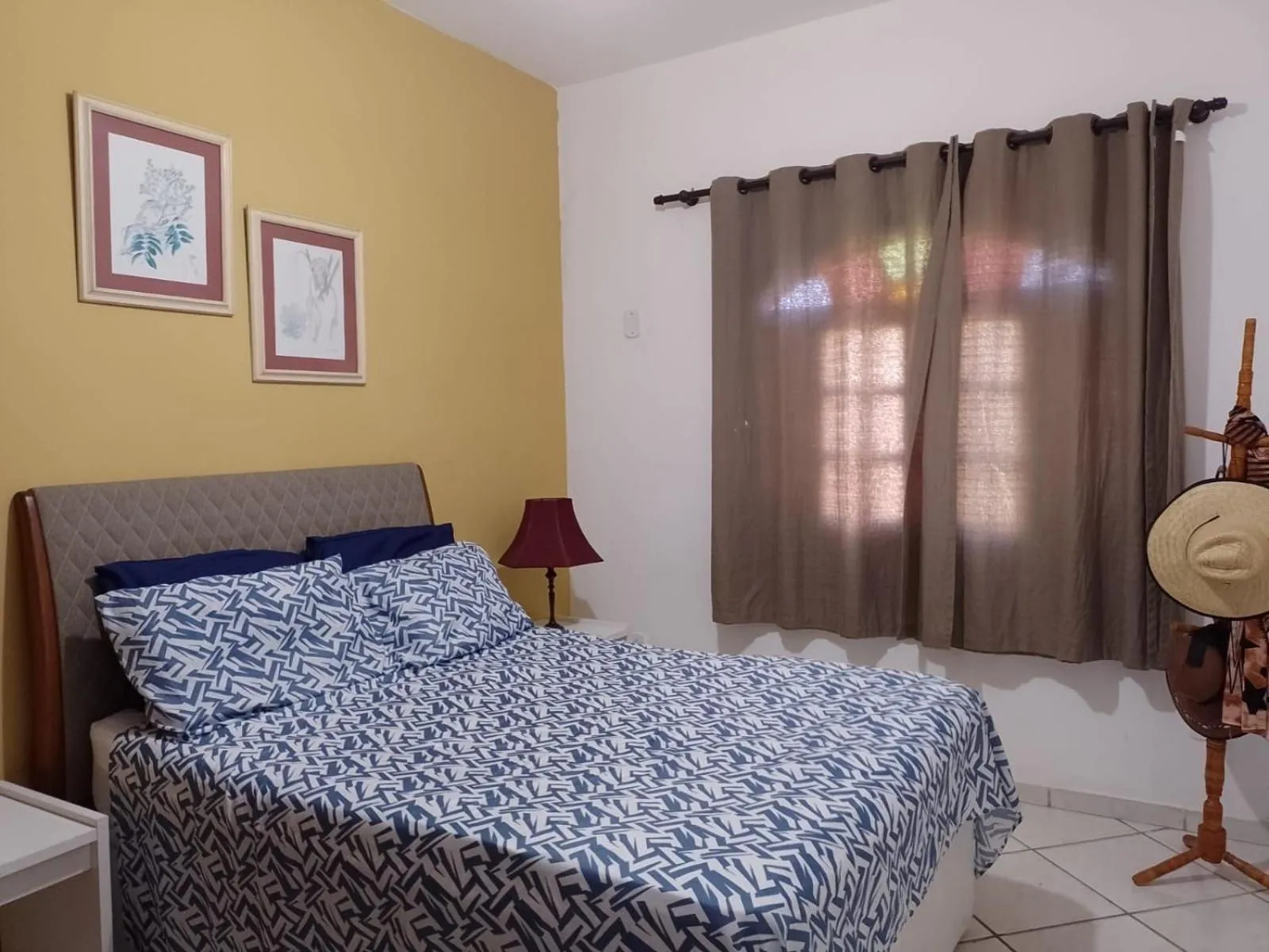Bedroom, Bed in FAMILY- Conheça Cabo Frio e ARRAIAL e traga seu pet - Confira