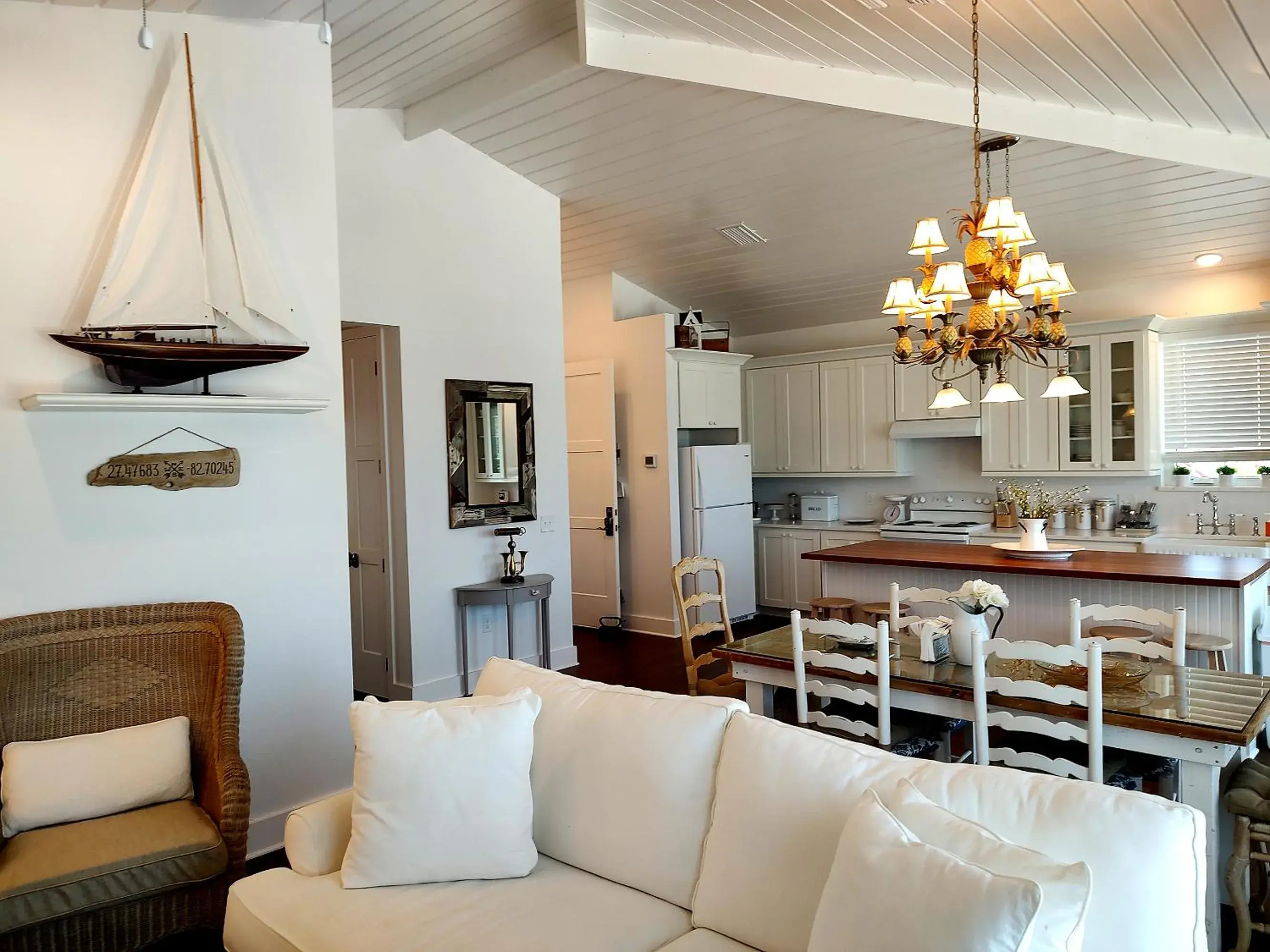 Two-Bedroom Townhouse in Bungalow Beach Resort Two-Bedroom Townhouse in Bungalow Beach Resort