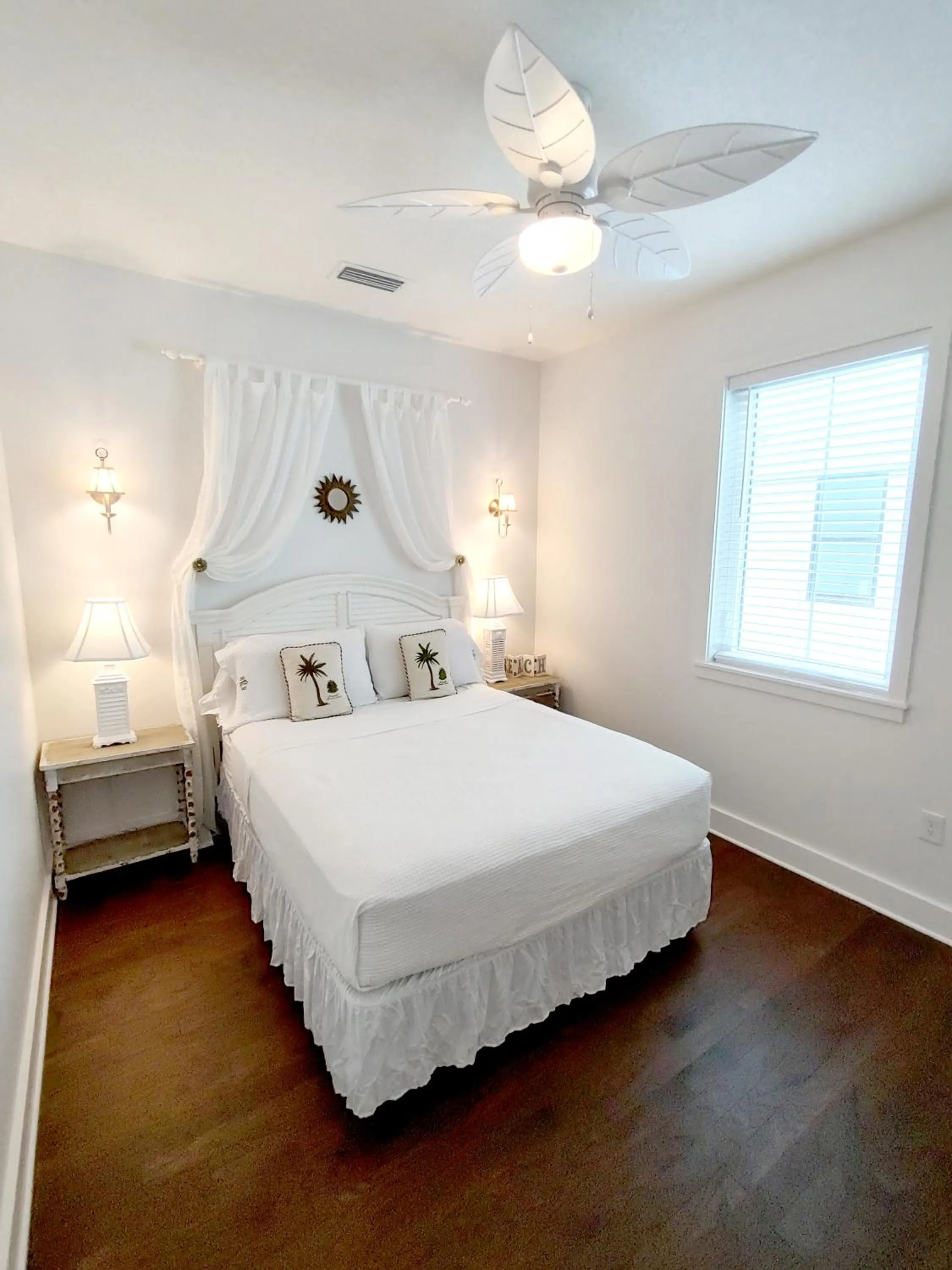 Bedroom, Bed in Bungalow Beach Resort