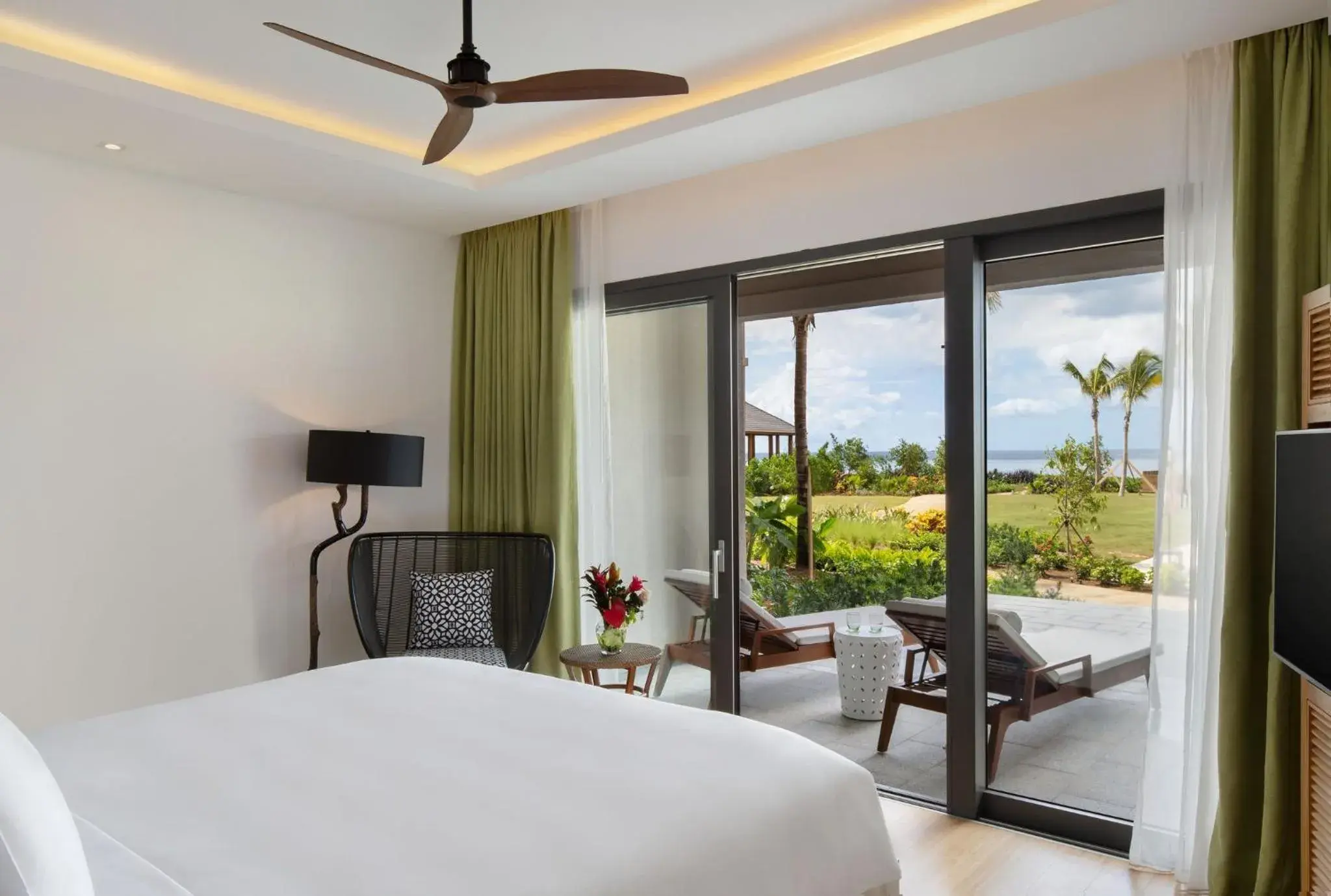 Premium King Room in InterContinental Dominica Cabrits Resort & Spa by IHG Premium King Room in InterContinental Dominica Cabrits Resort & Spa by IHG