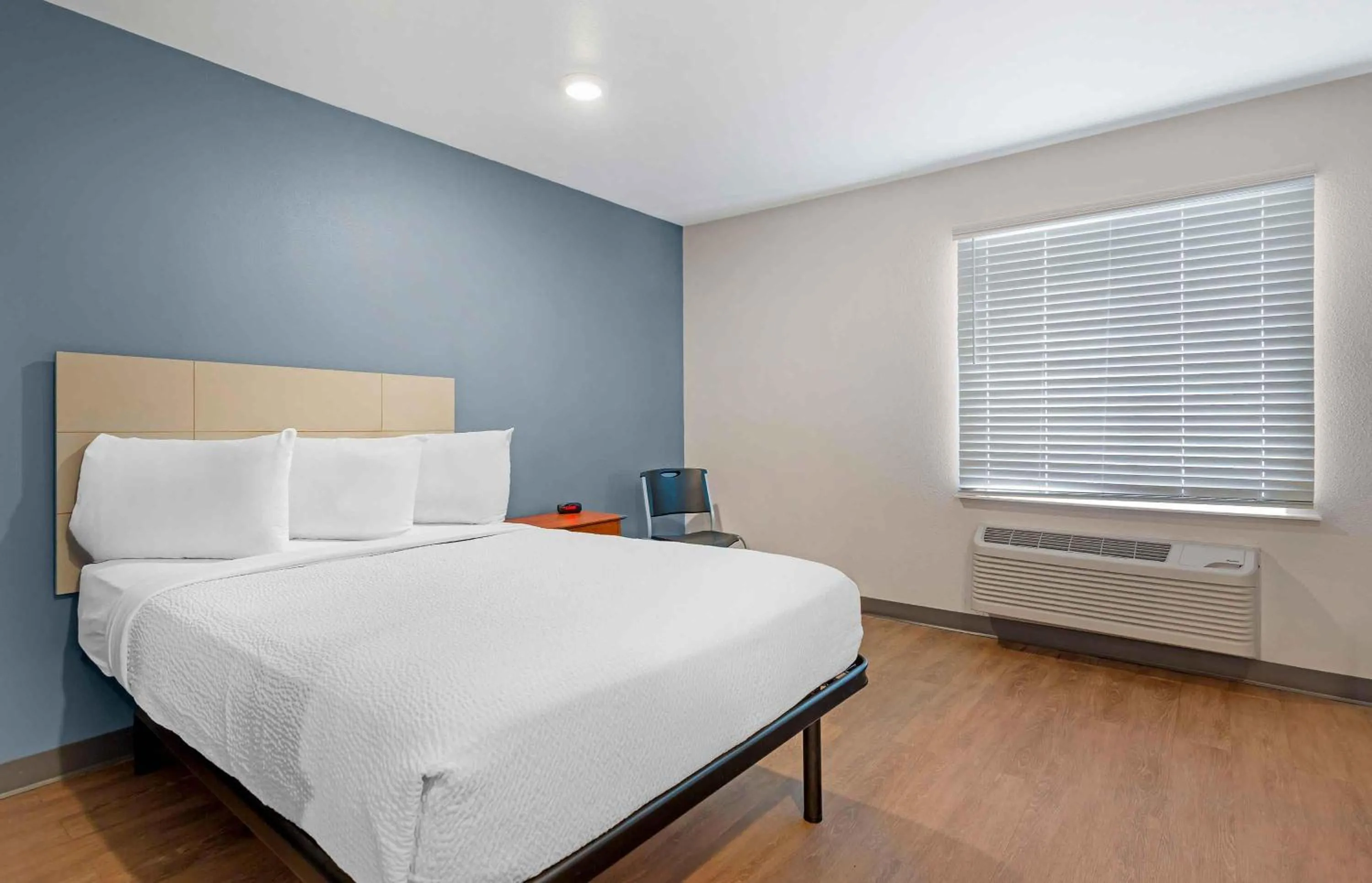 Bedroom, Bed in Extended Stay America Select Suites - Fort Myers - Northeast