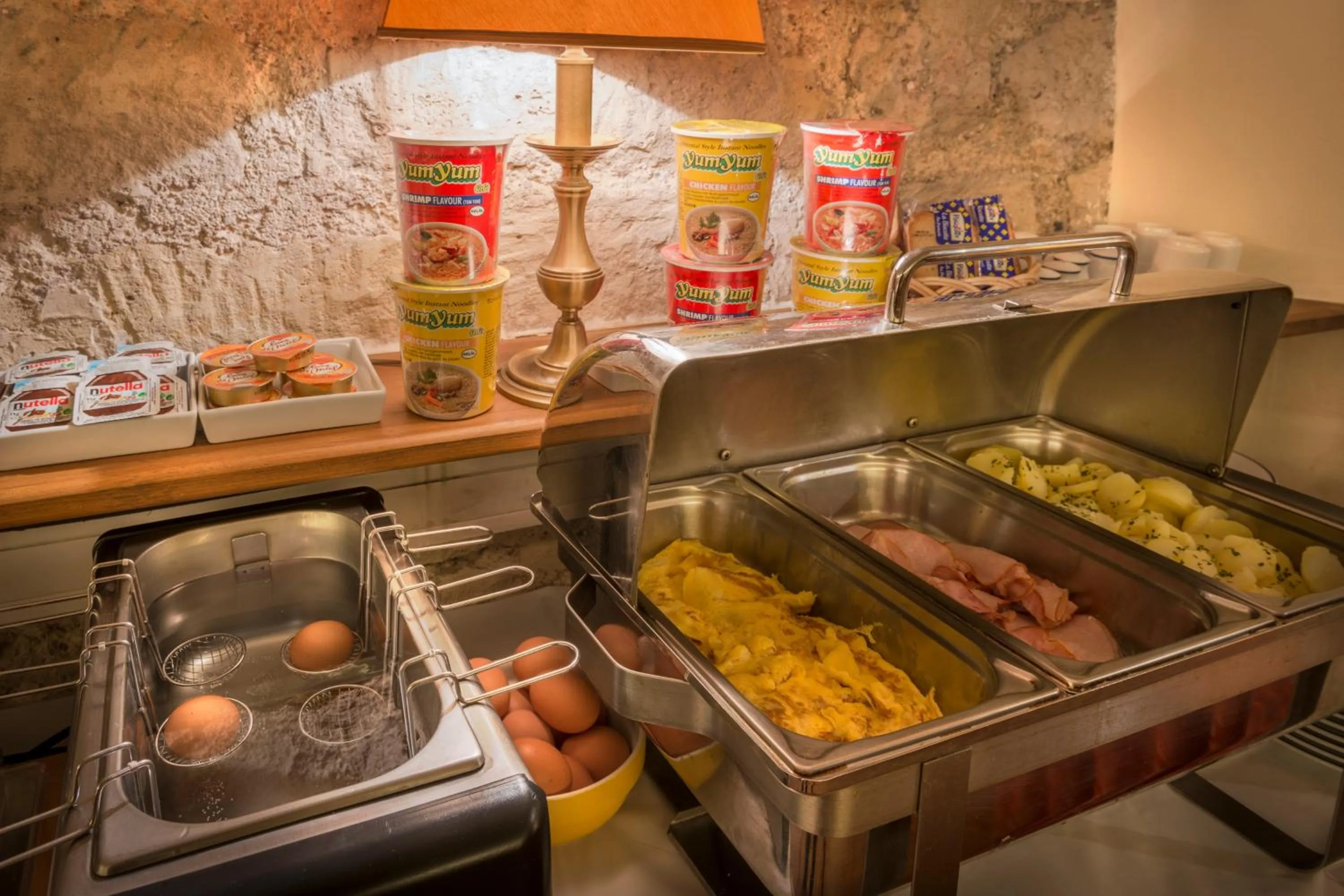 Continental breakfast in Hotel France Albion