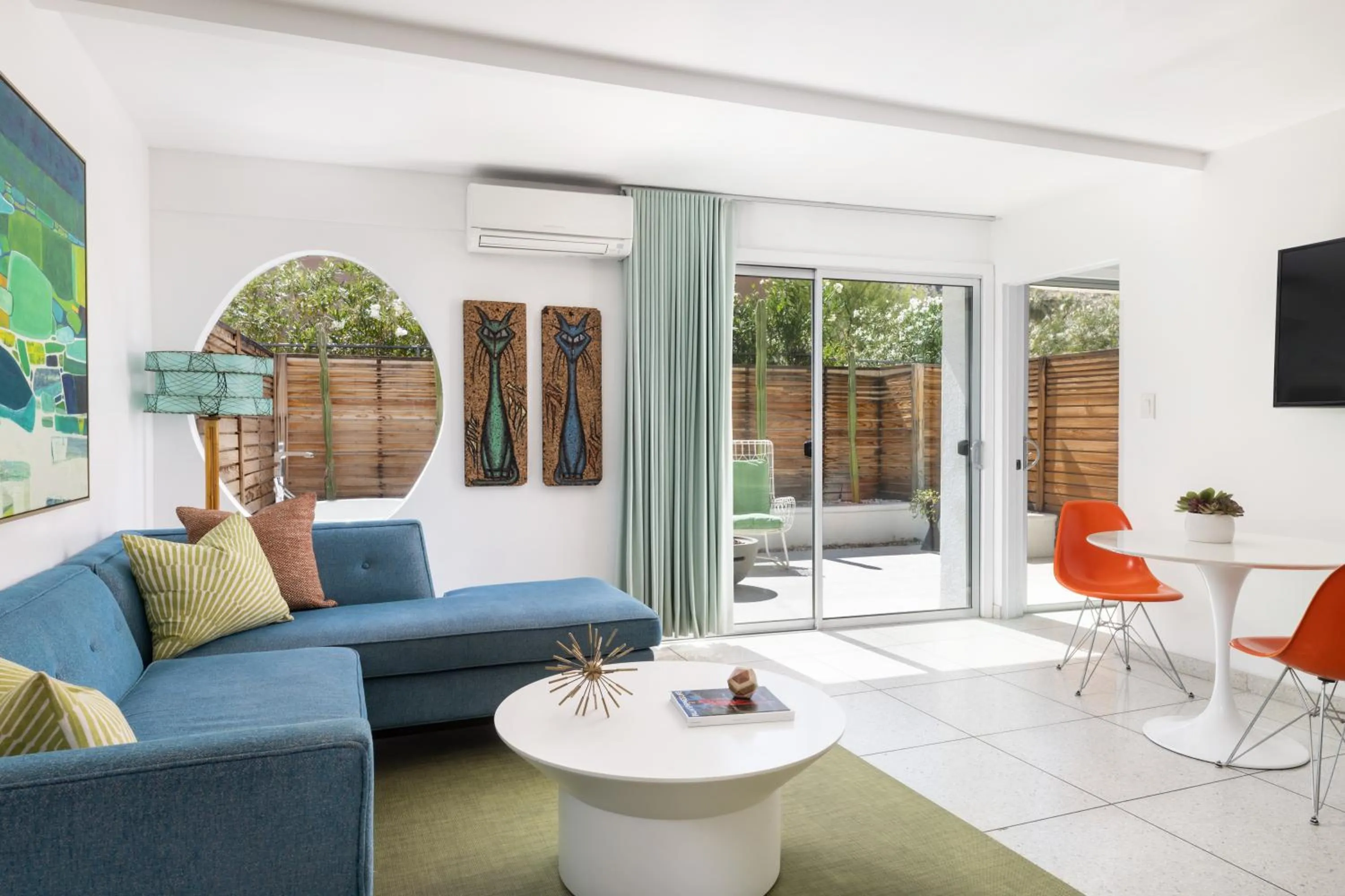 Patio in Del Marcos Hotel