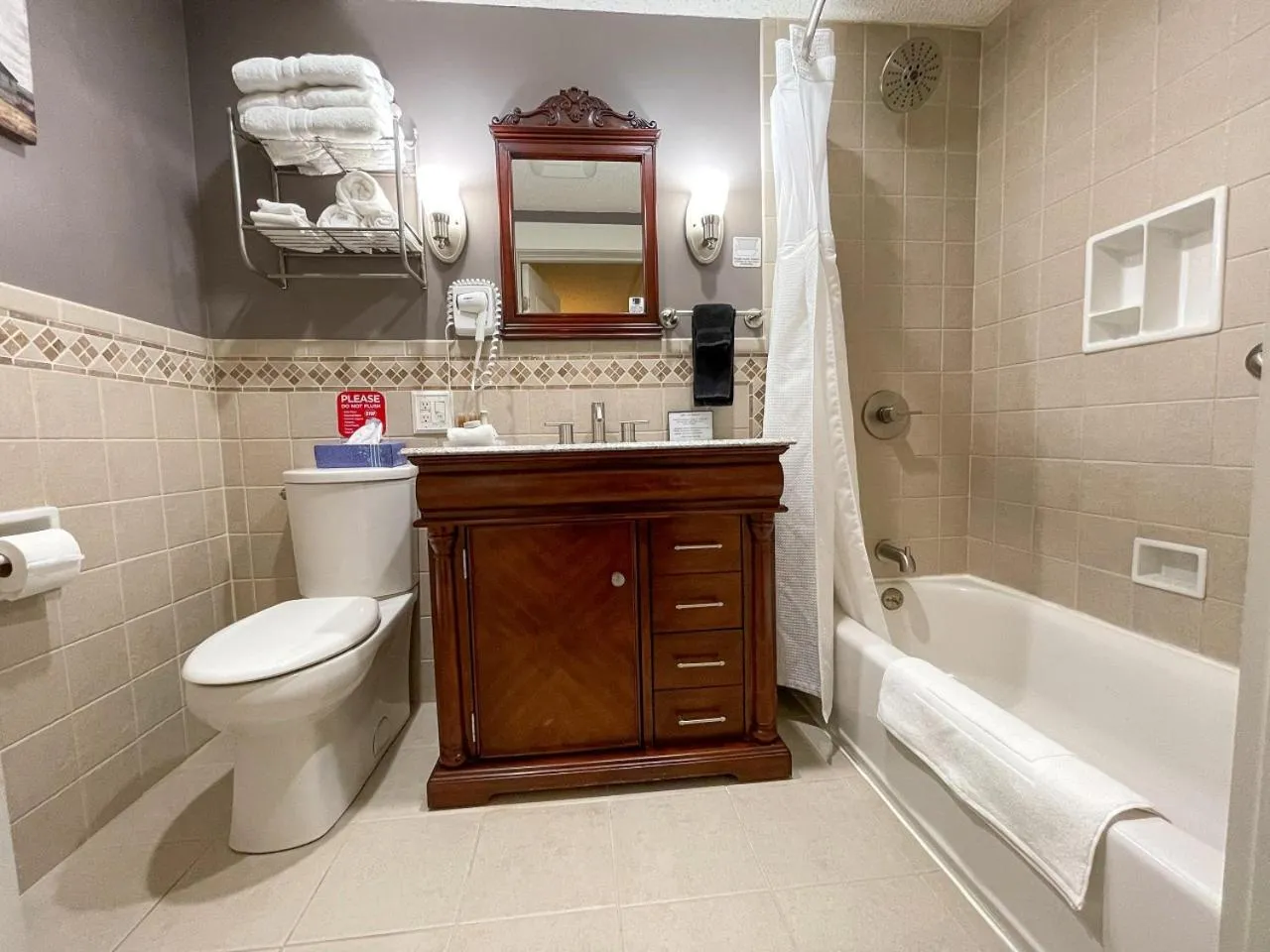 Bathroom in Hotel Dushore