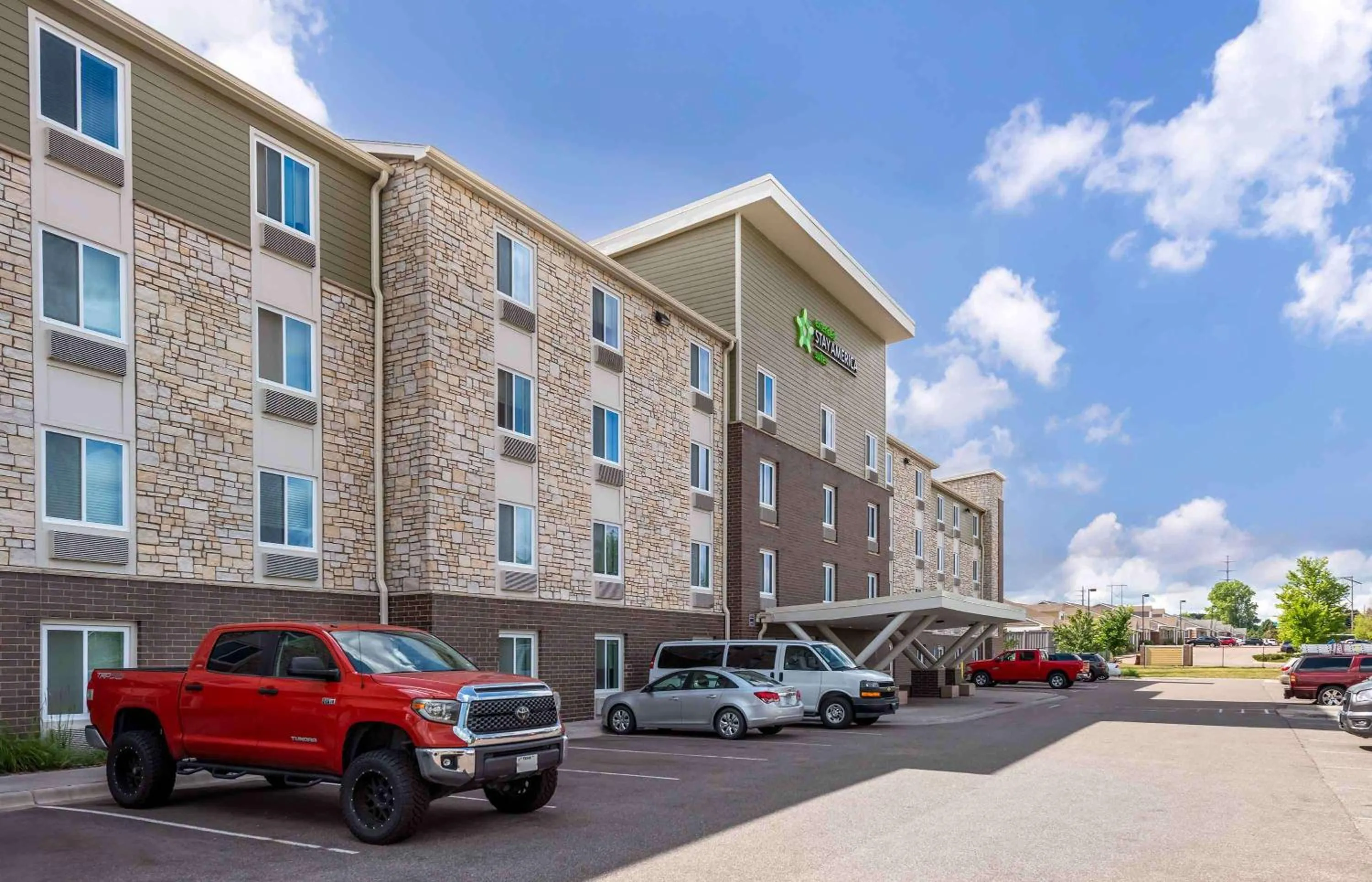 Property building in Extended Stay America Suites - St Paul - Woodbury