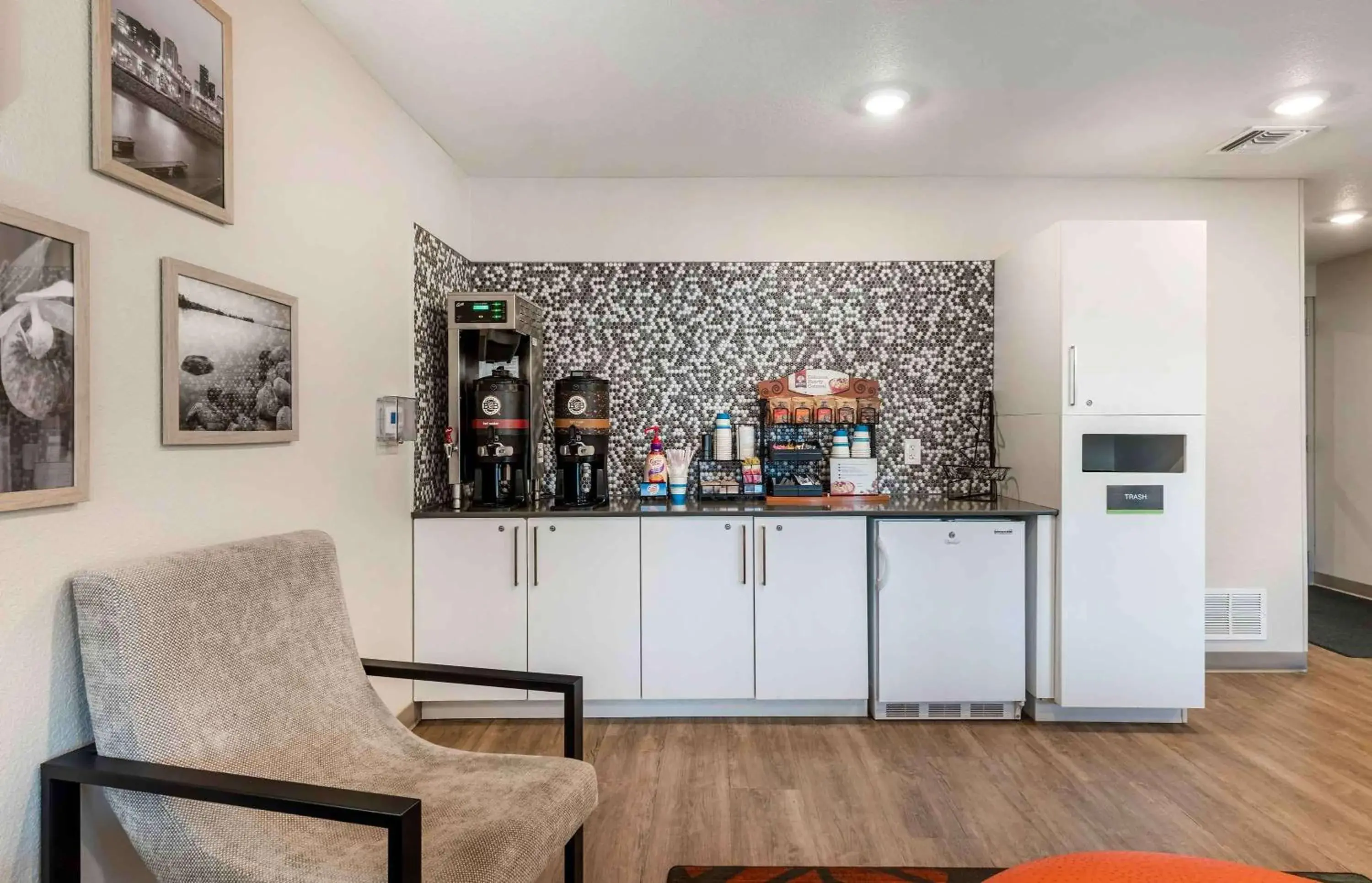 Breakfast in Extended Stay America Suites - St Paul - Woodbury Breakfast in Extended Stay America Suites - St Paul - Woodbury