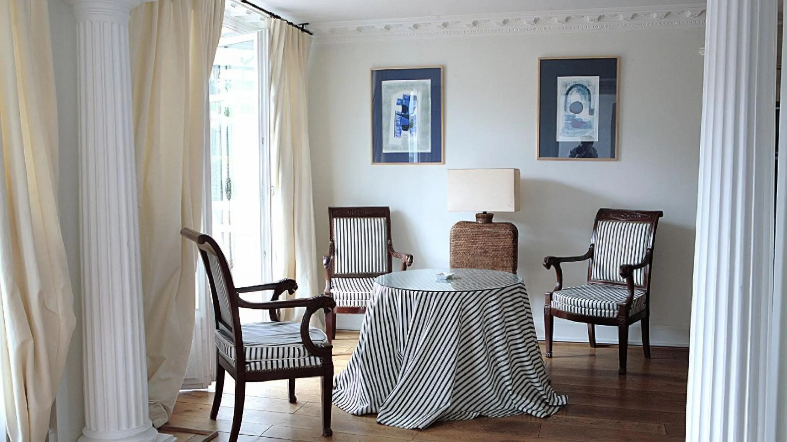 Living room, Bed in Les Vergers de Saint Paul