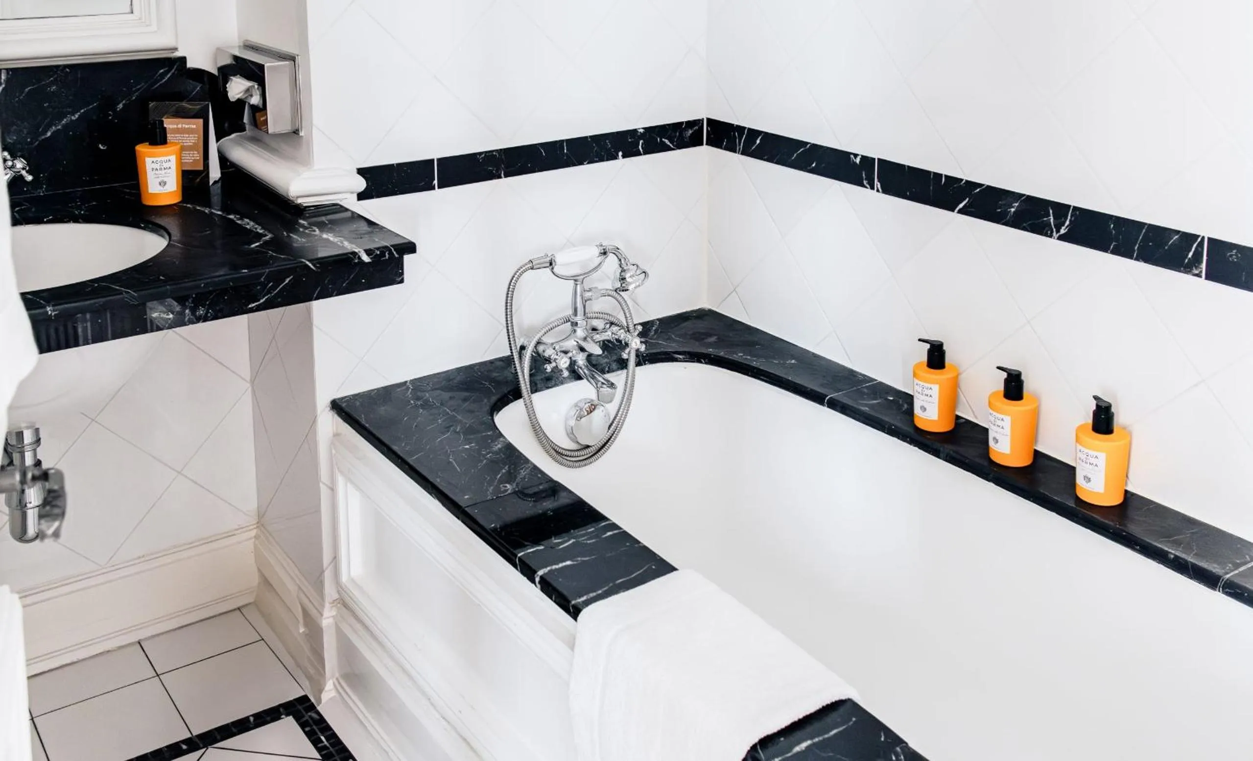 Bathroom in Les Vergers de Saint Paul