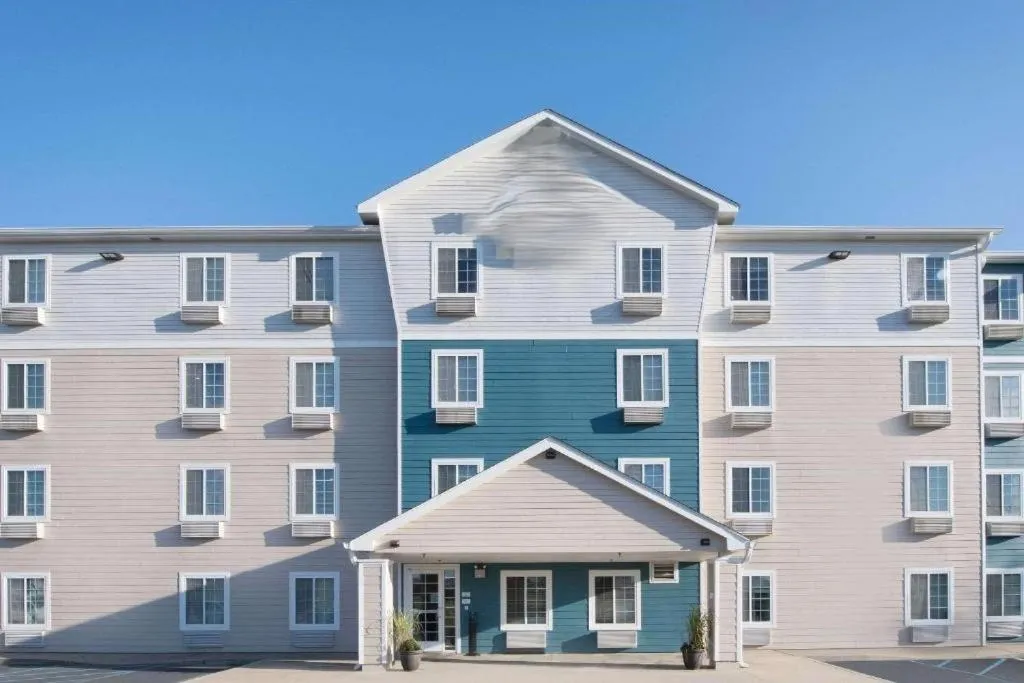 Facade/entrance in LikeHome Extended Stay Hotel Columbus