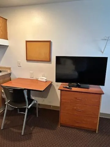 TV and multimedia in LikeHome Extended Stay Hotel Columbus