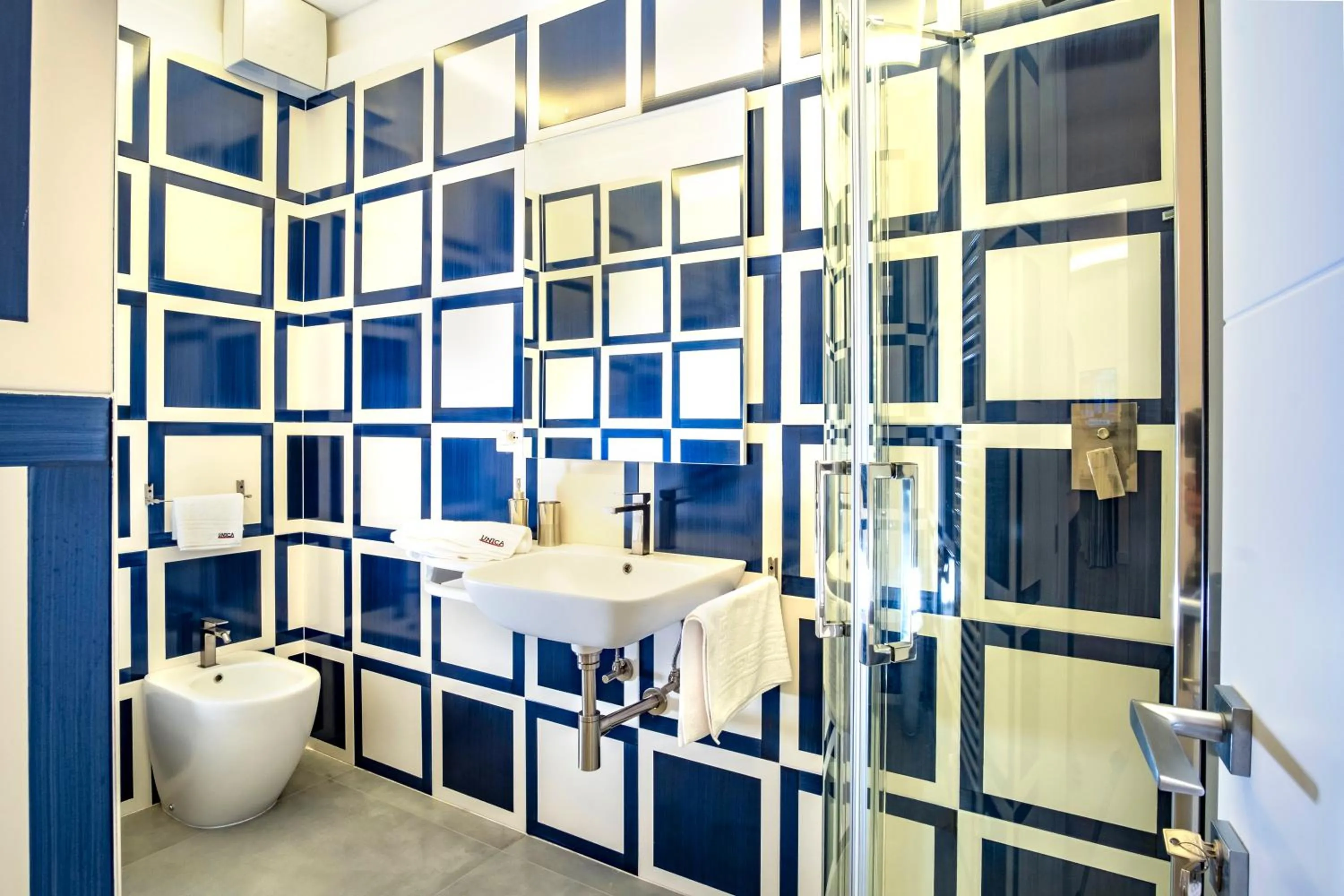 Shower in YourHome - Unica Luxury Apartment