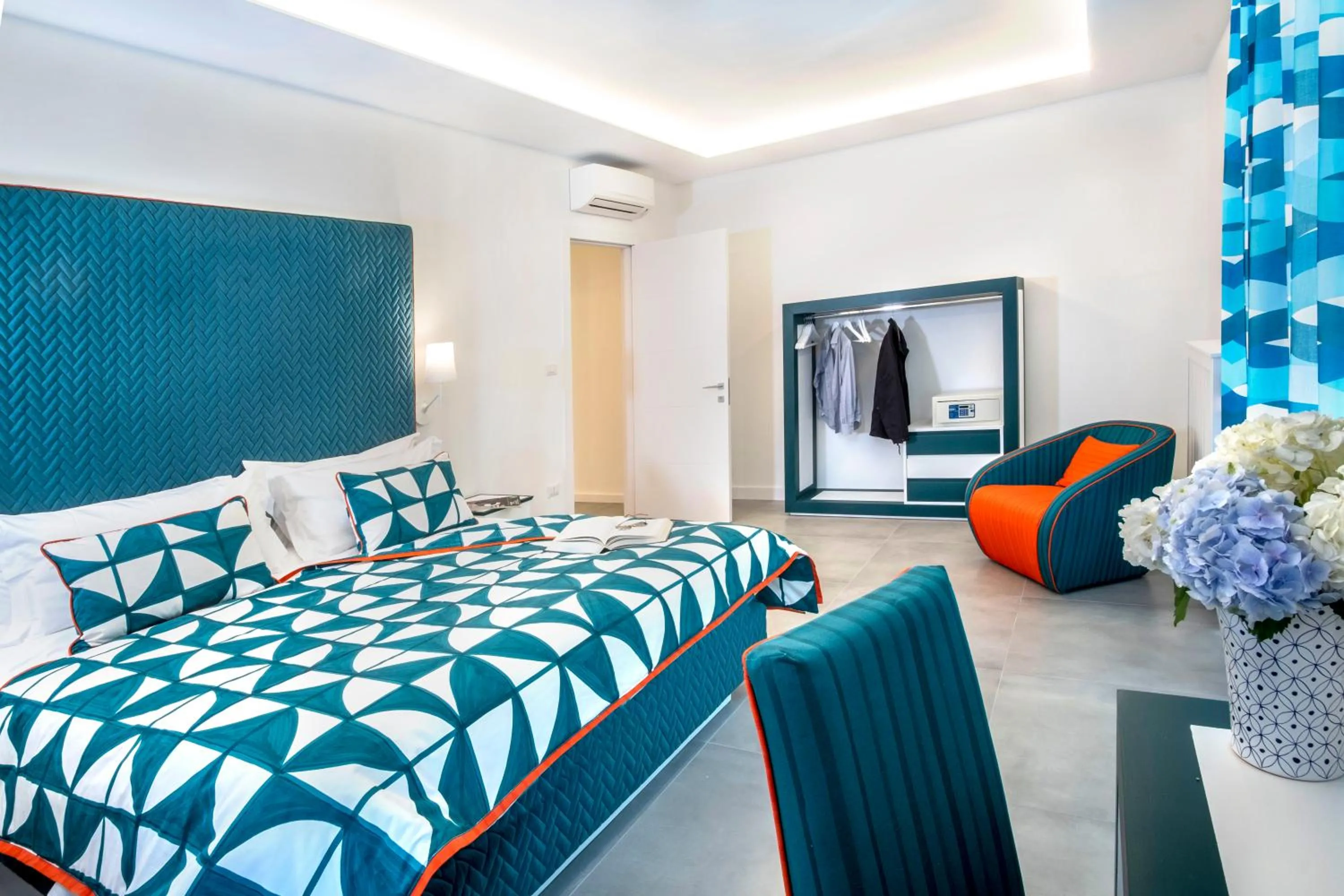 Bed in YourHome - Unica Luxury Apartment