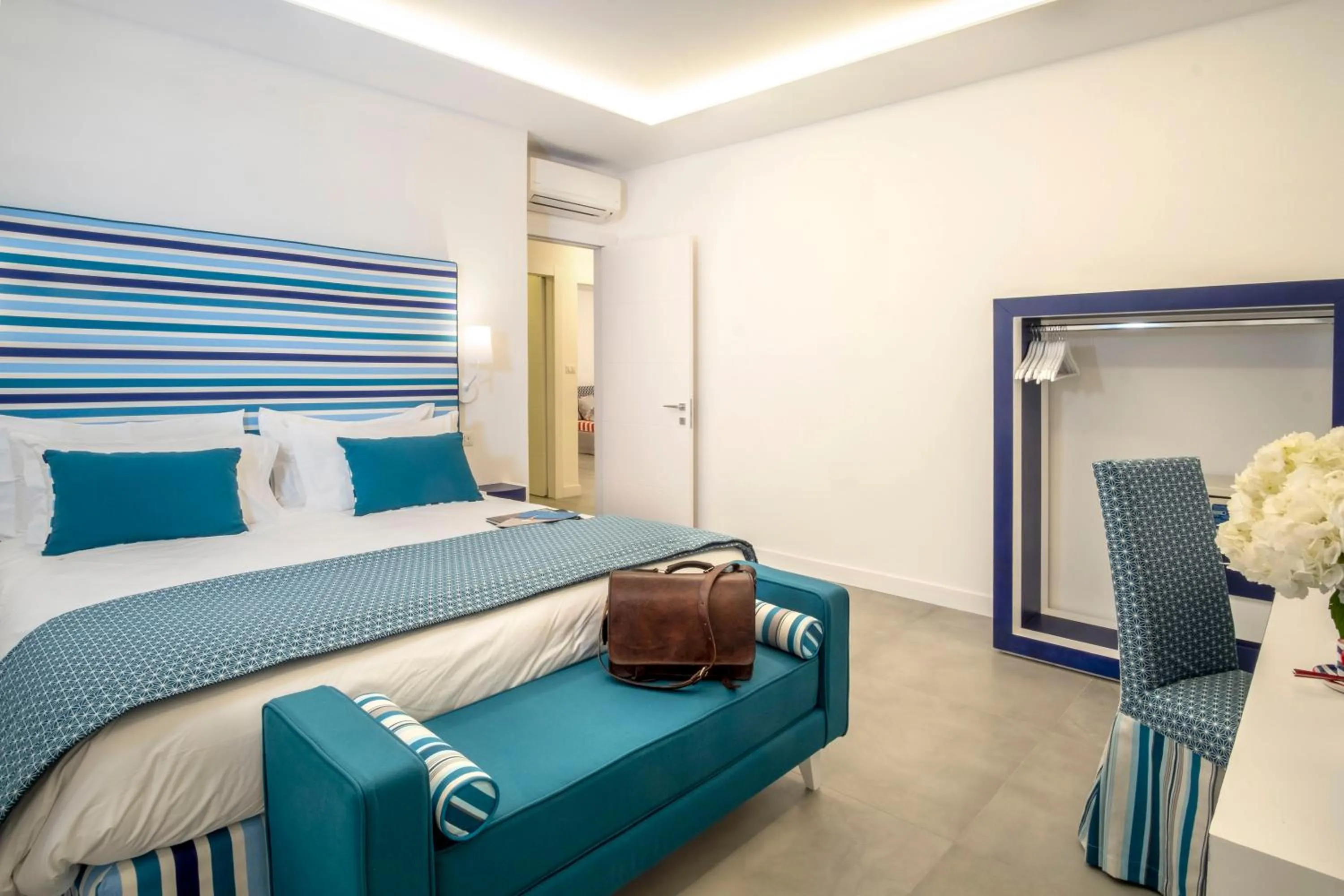 Bed in YourHome - Unica Luxury Apartment