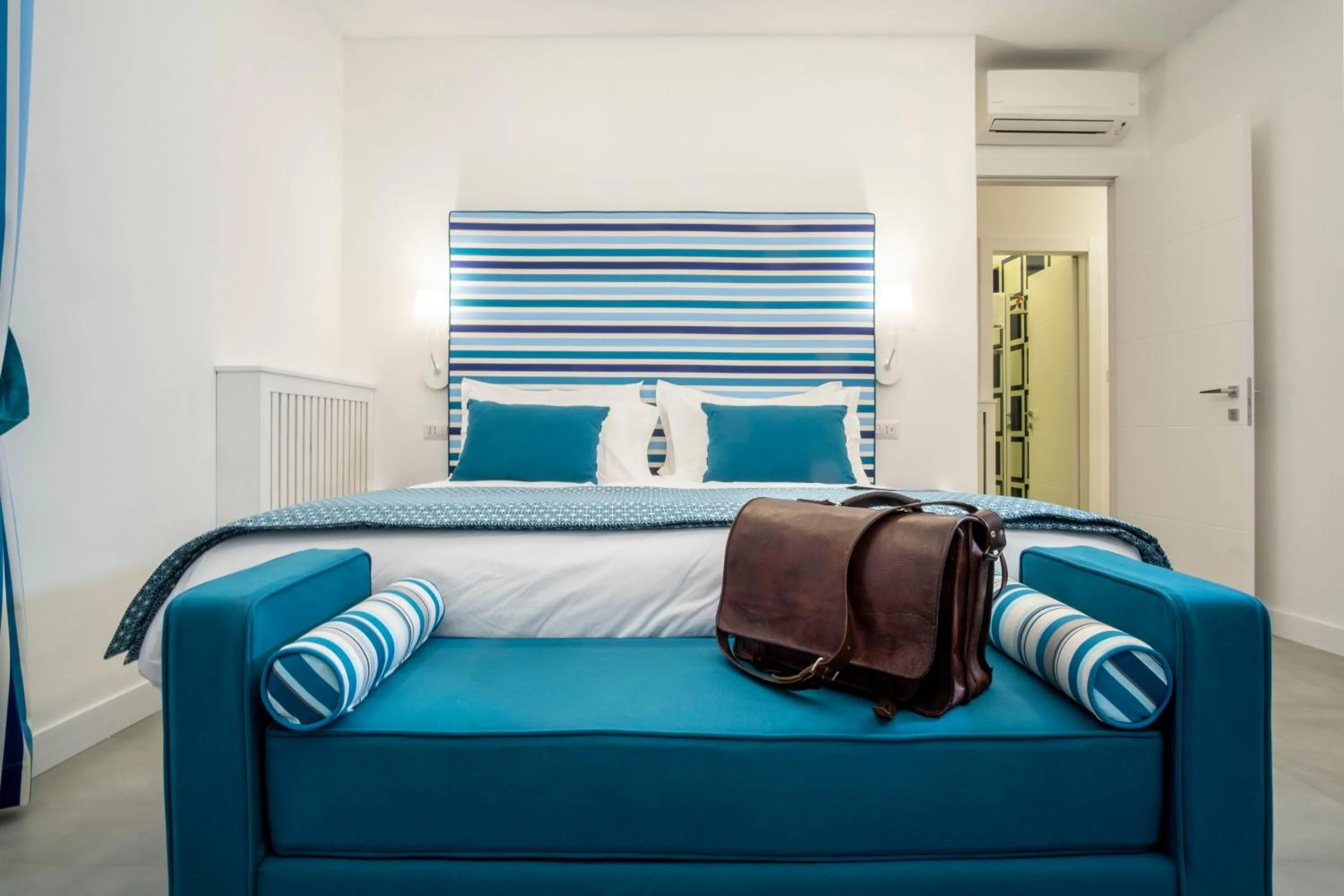 Bed in YourHome - Unica Luxury Apartment