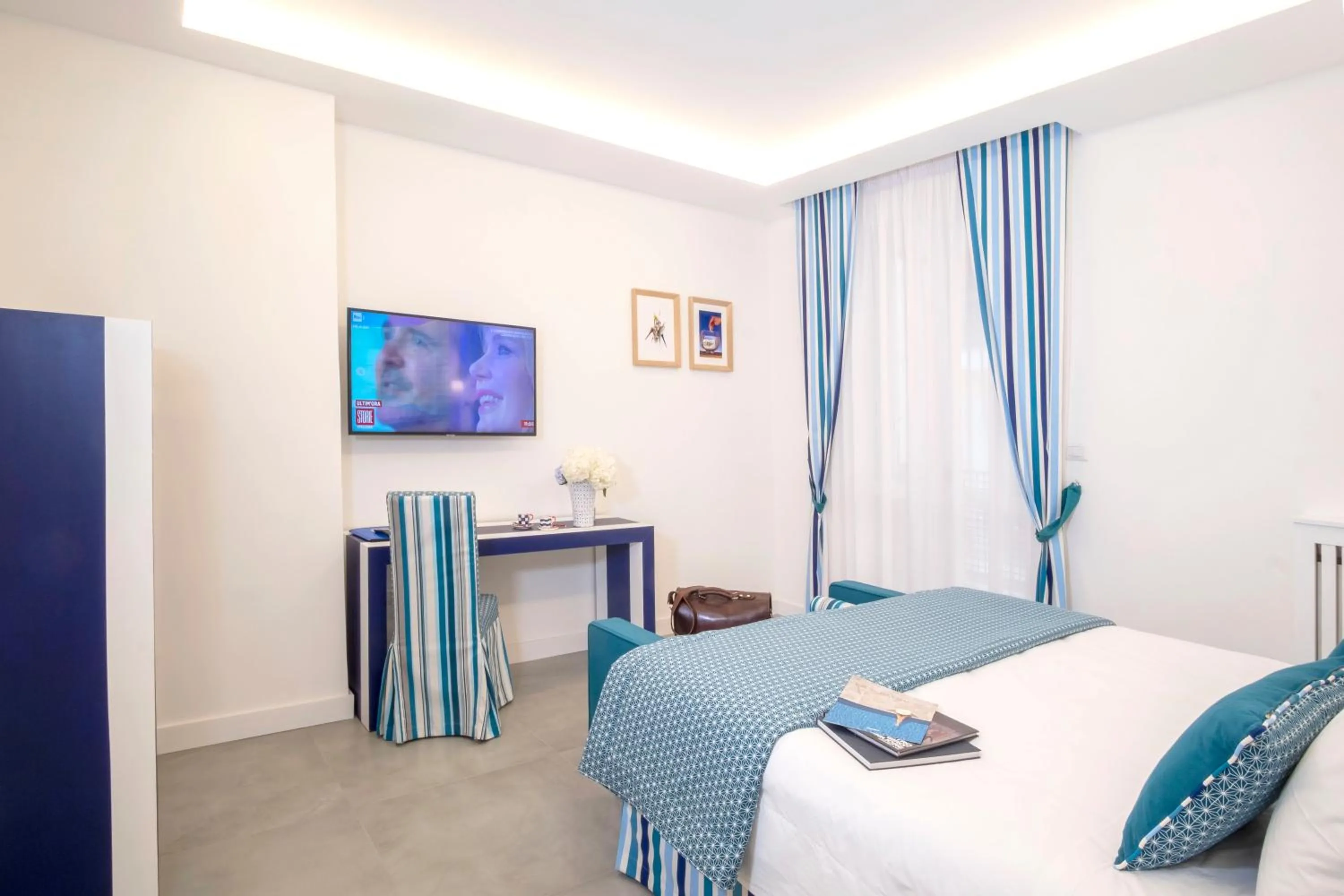 TV and multimedia, Bed in YourHome - Unica Luxury Apartment