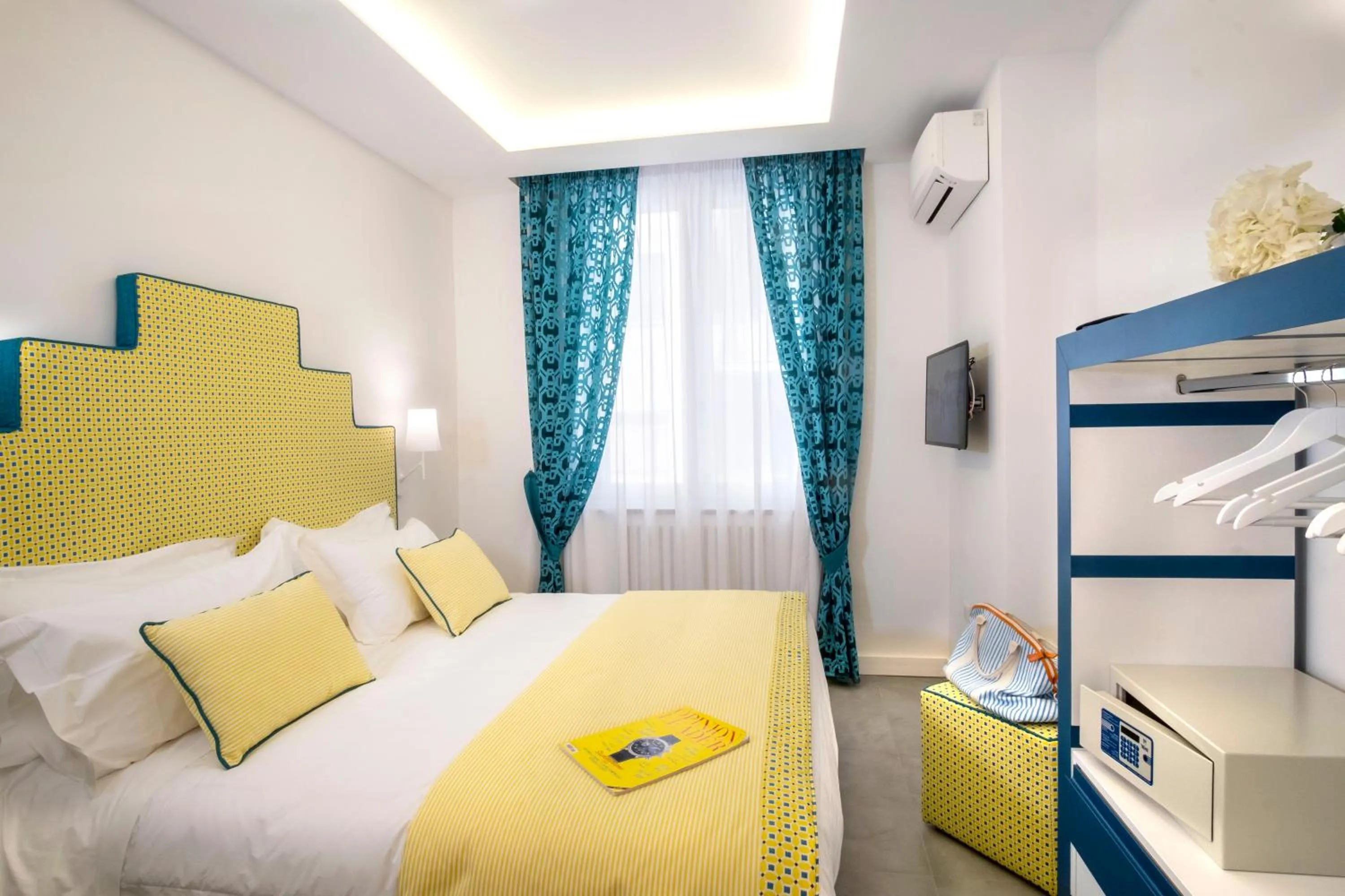 Bed in YourHome - Unica Luxury Apartment