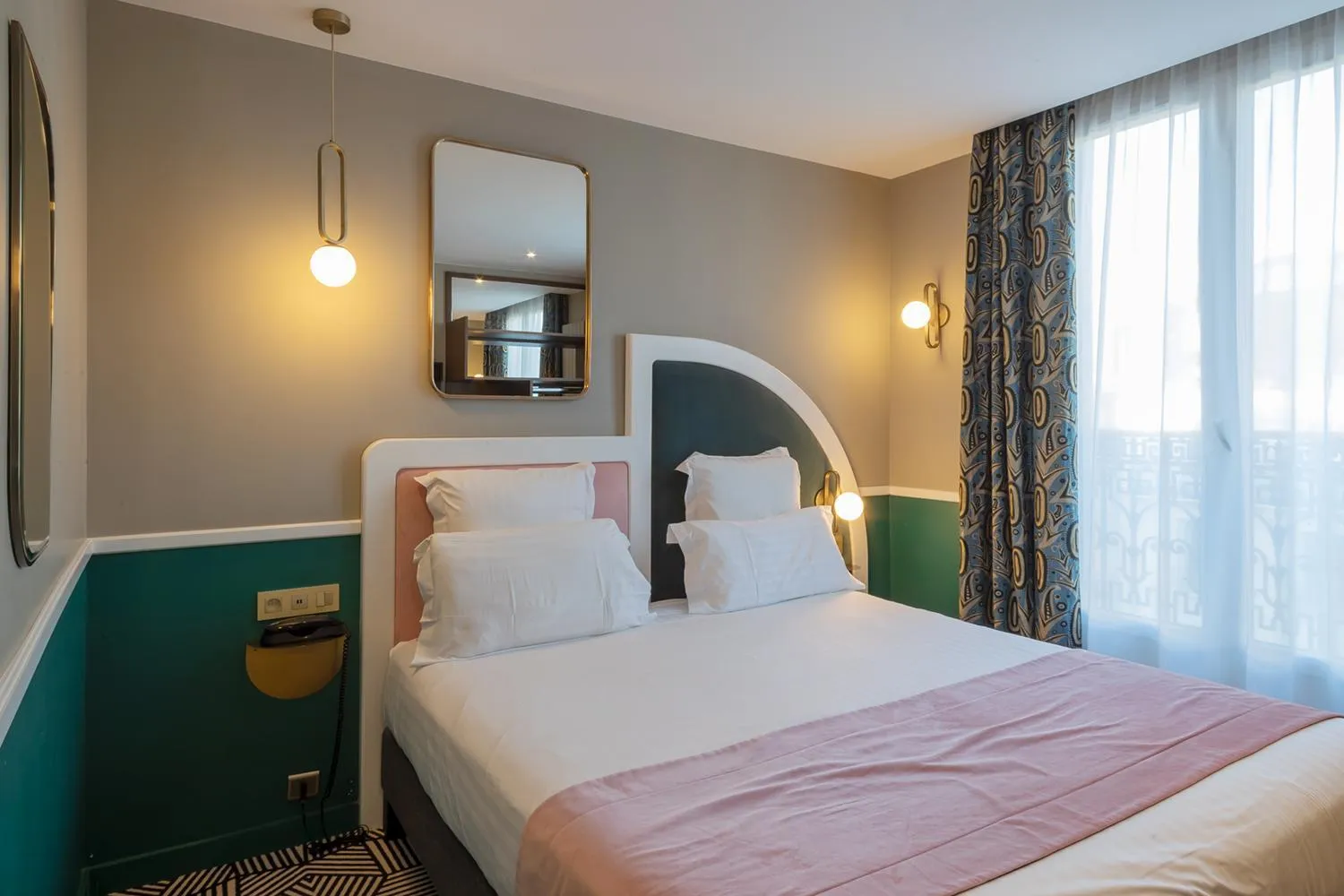 Bed in Hotel Elysa-Luxembourg