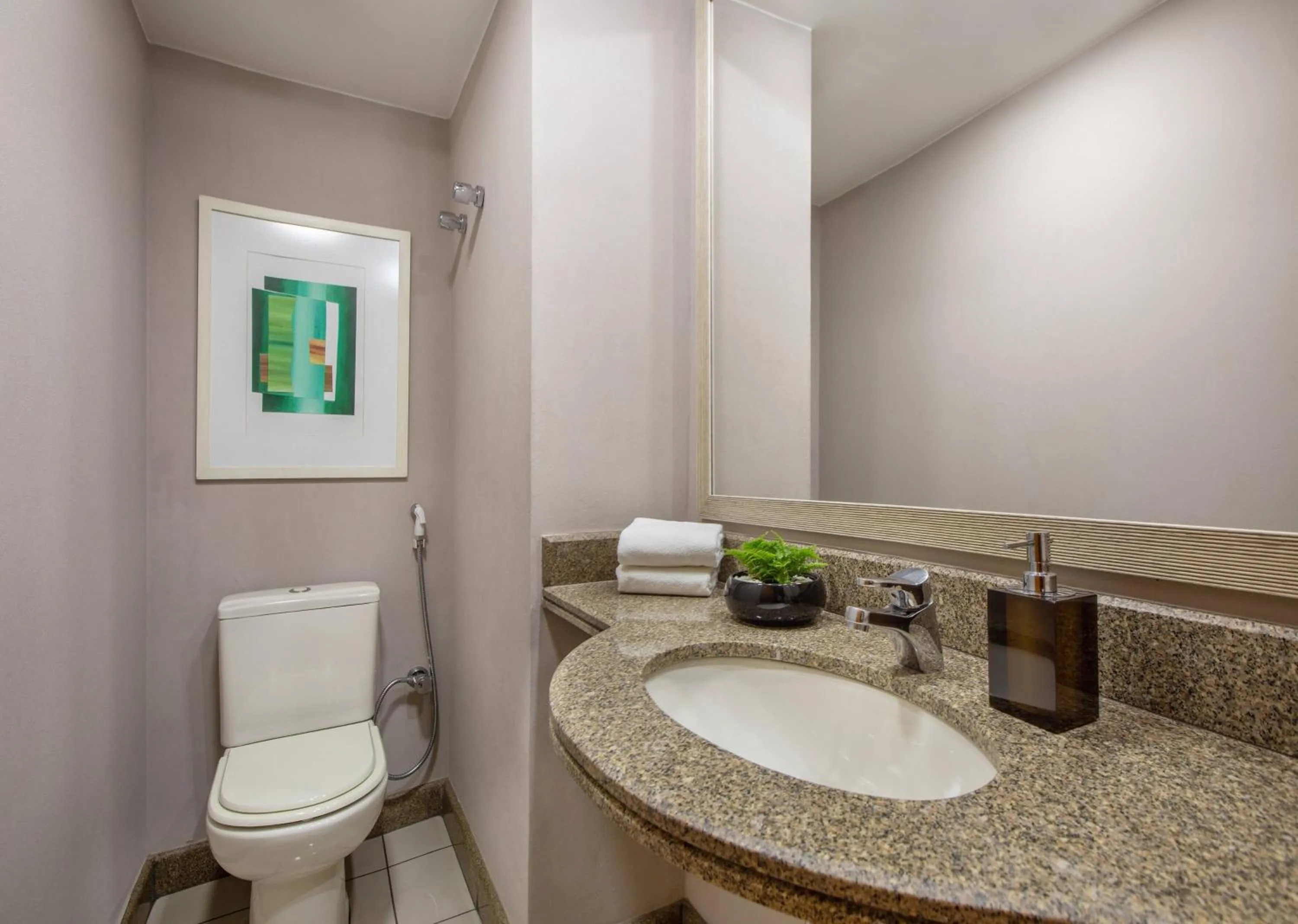 Bathroom in Hotel Brasil 21 Suites Affiliated by Meliá