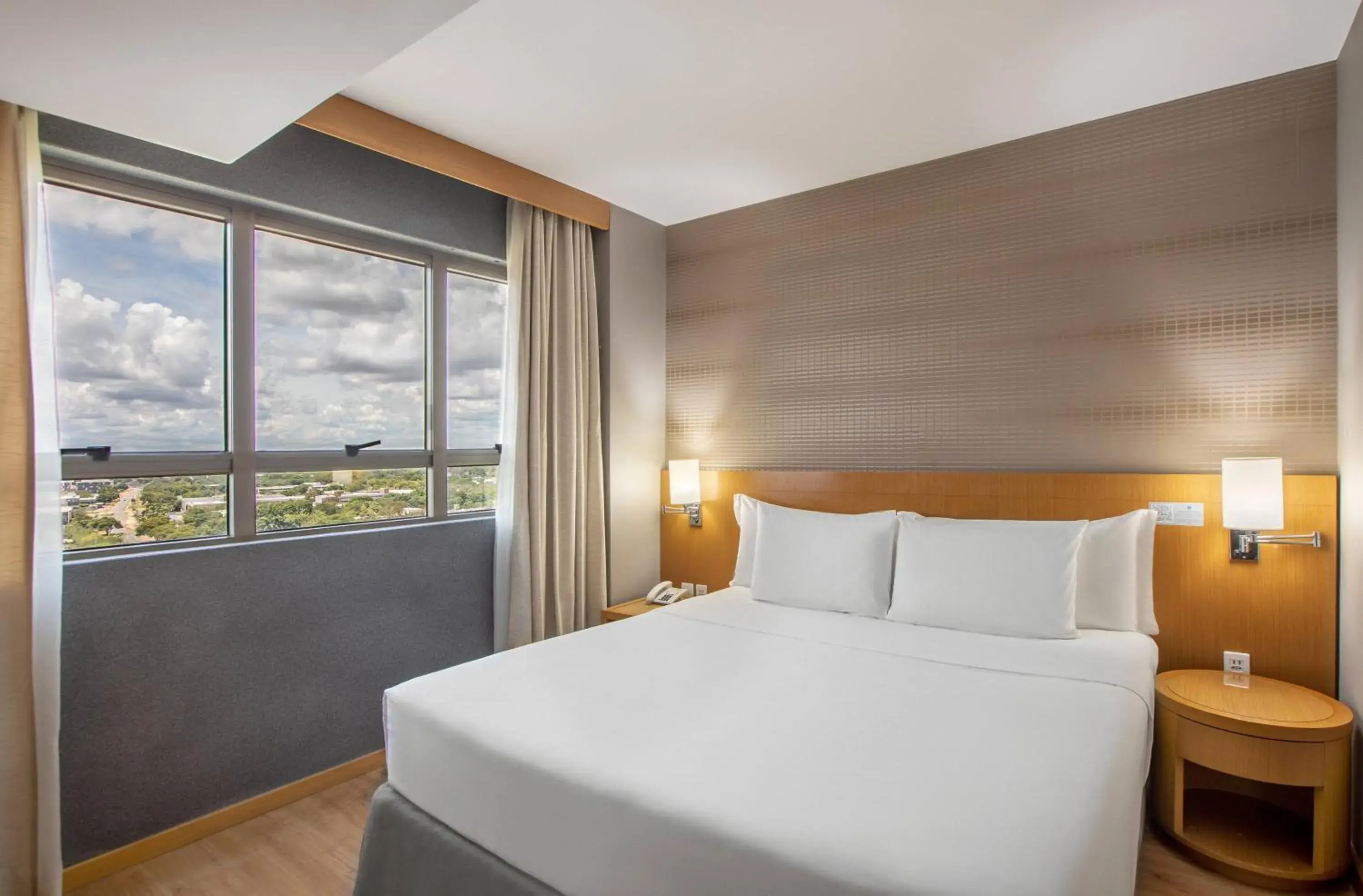 Property building, Bed in Hotel Brasil 21 Suites Affiliated by Meliá Property building, Bed in Hotel Brasil 21 Suites Affiliated by Meliá