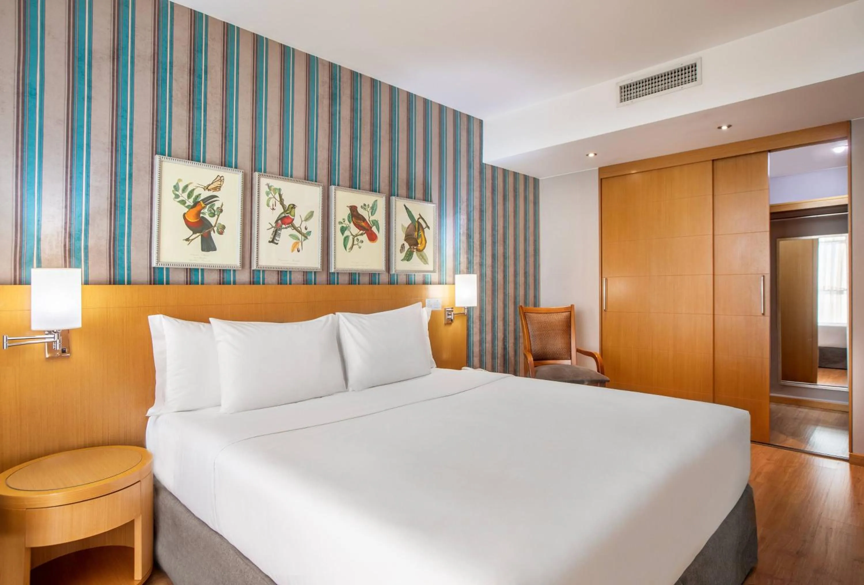 Property building, Bed in Hotel Brasil 21 Suites Affiliated by Meliá