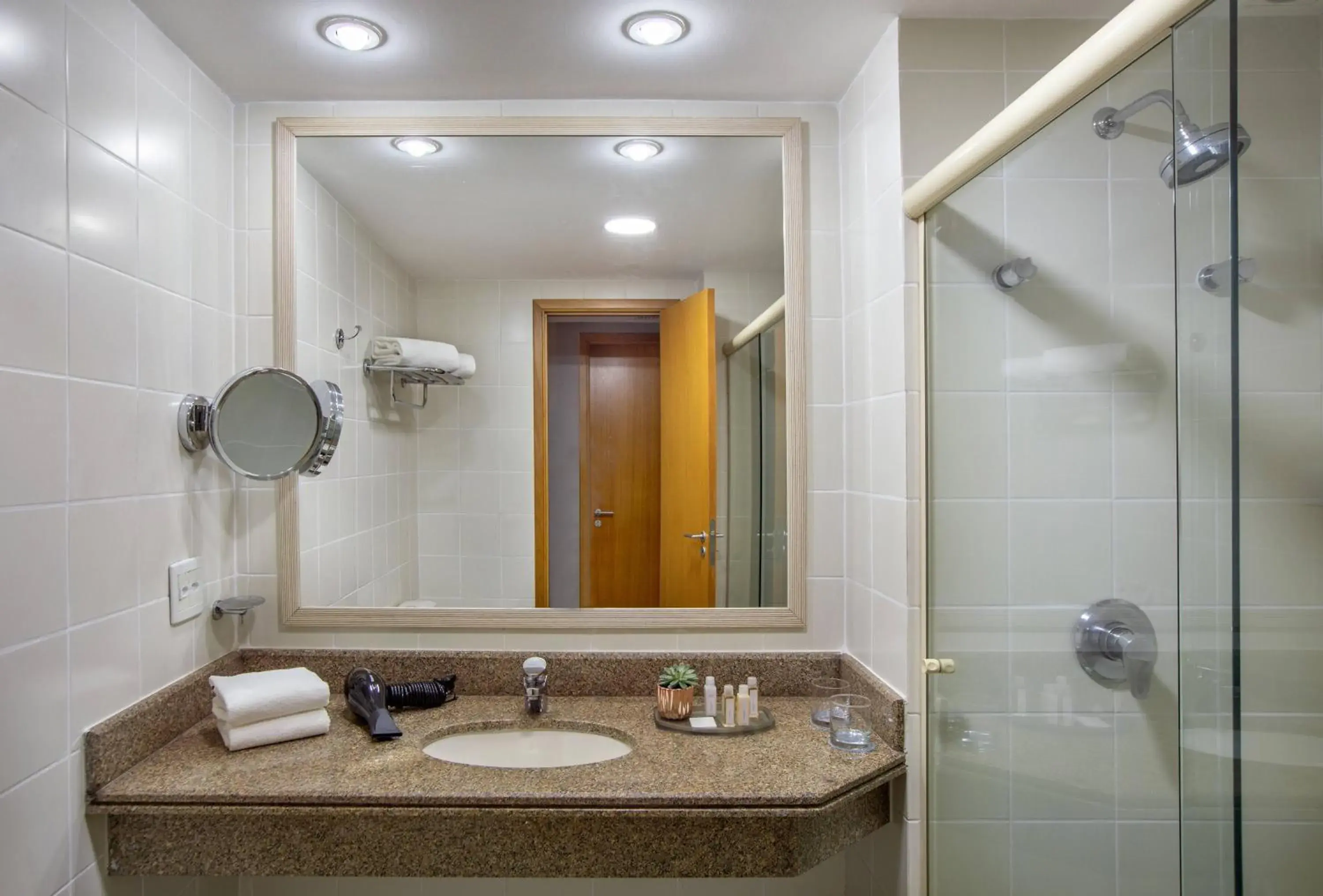 Bathroom in Hotel Brasil 21 Suites Affiliated by Meliá Bathroom in Hotel Brasil 21 Suites Affiliated by Meliá