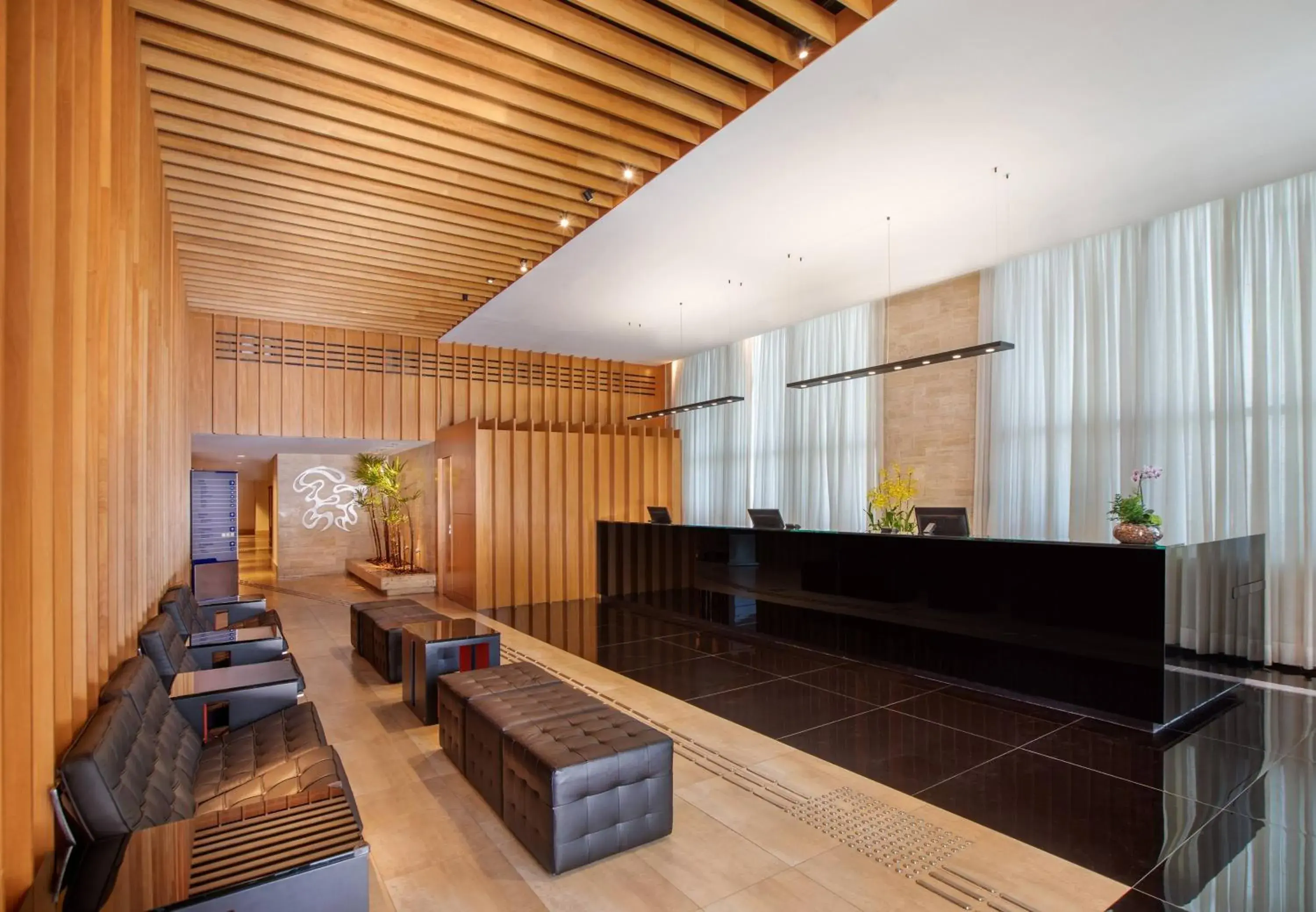 Lobby or reception in Hotel Brasil 21 Convention Affiliated by Meliá Lobby or reception in Hotel Brasil 21 Convention Affiliated by Meliá