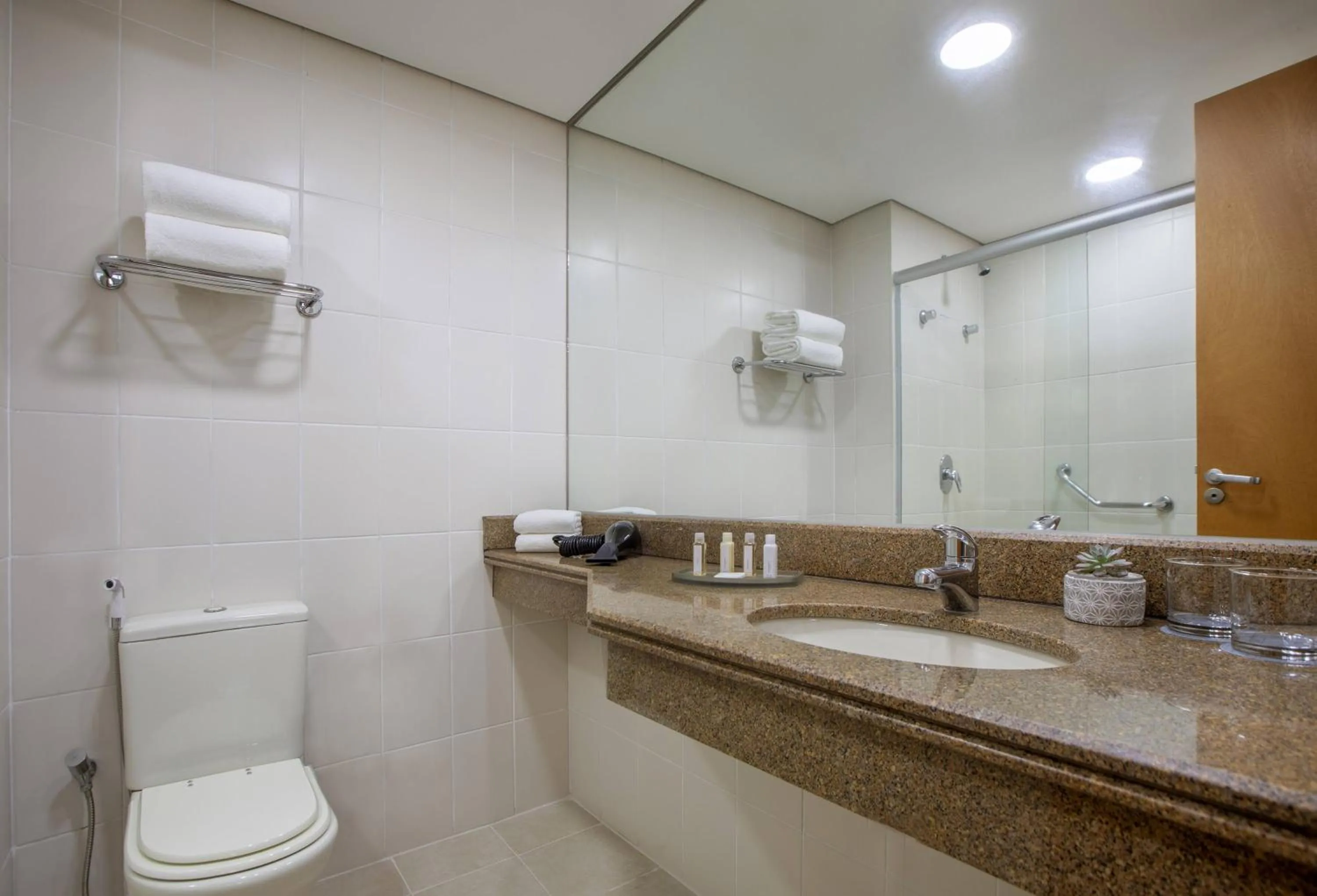 Bathroom in Hotel Brasil 21 Convention Affiliated by Meliá