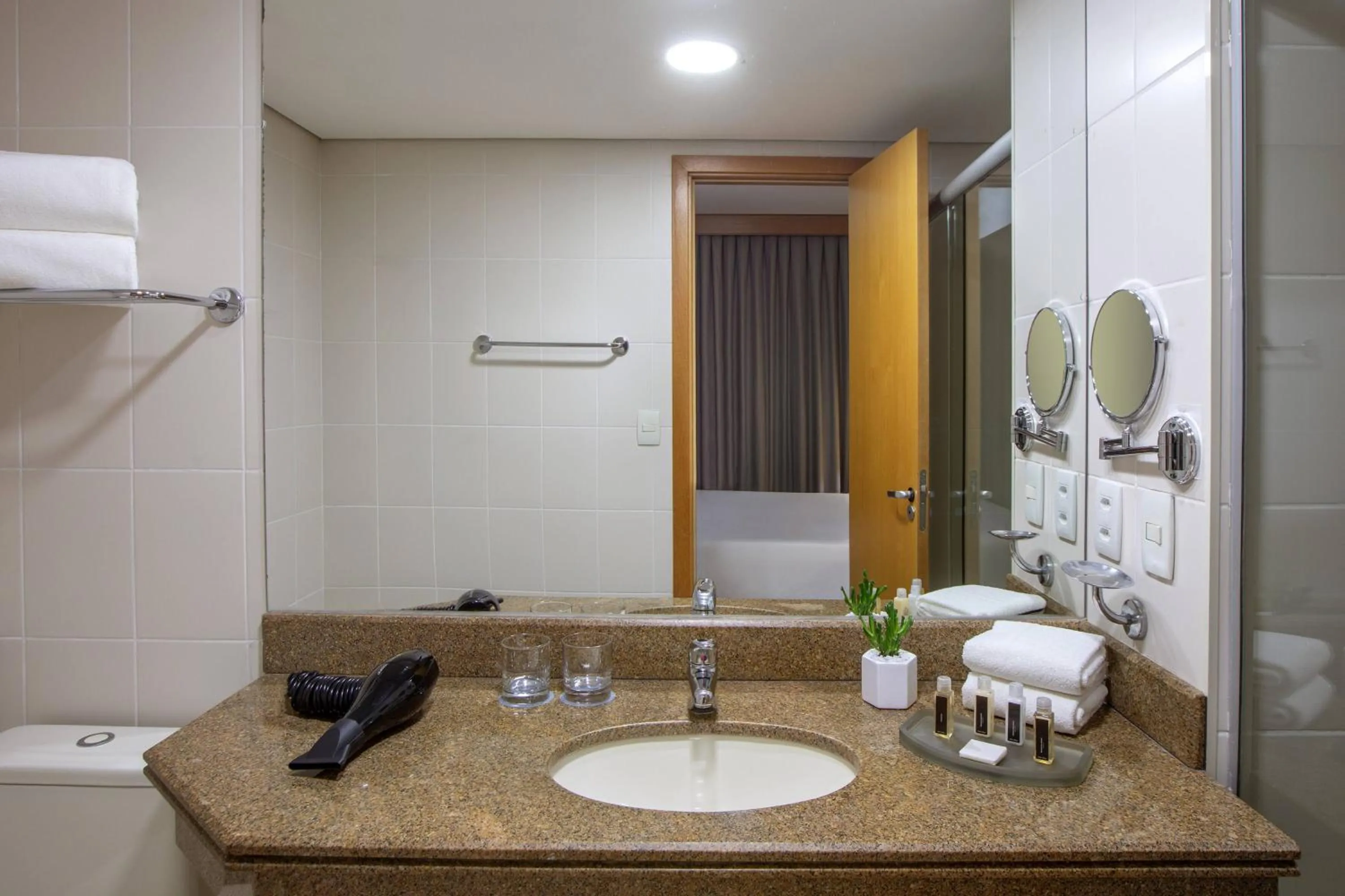 Bathroom in Hotel Brasil 21 Convention Affiliated by Meliá