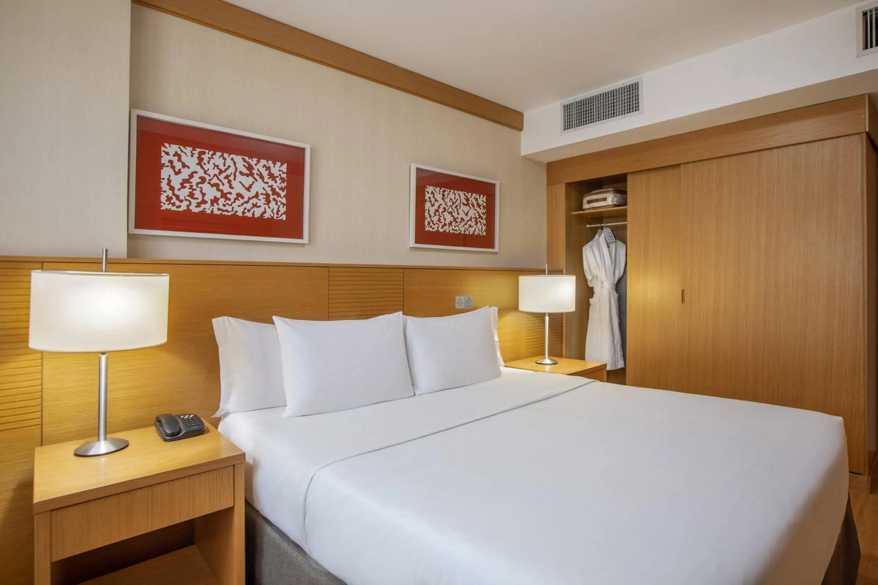 Property building, Bed in Hotel Brasil 21 Convention Affiliated by Meliá