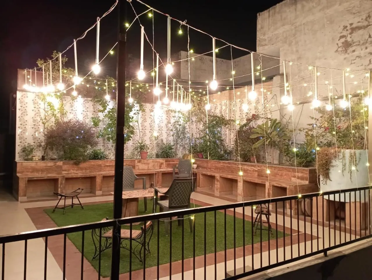 The Hideout Agra Garden Homestay - 11 minutes to Taj