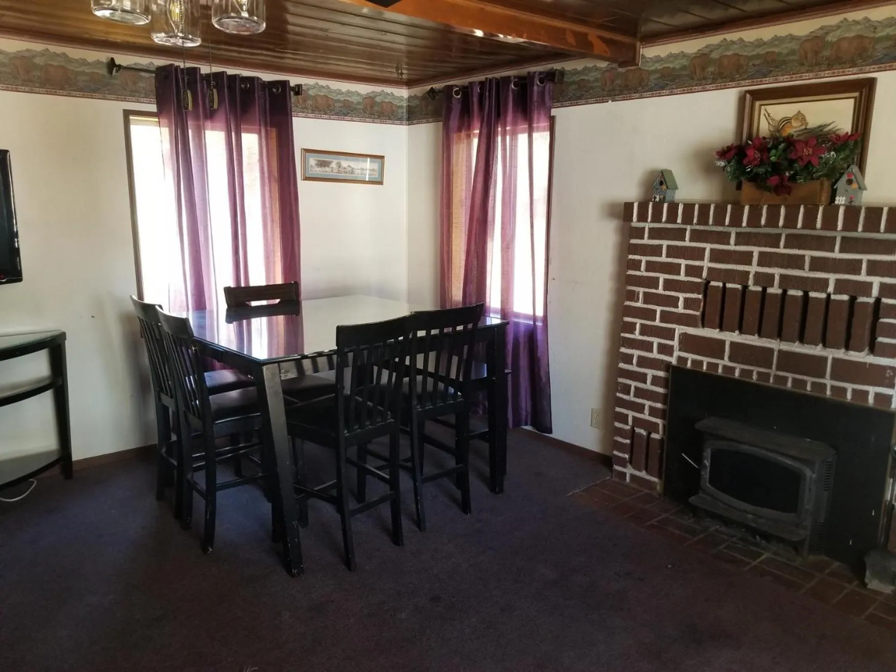 Dining area in Timberline Lodge