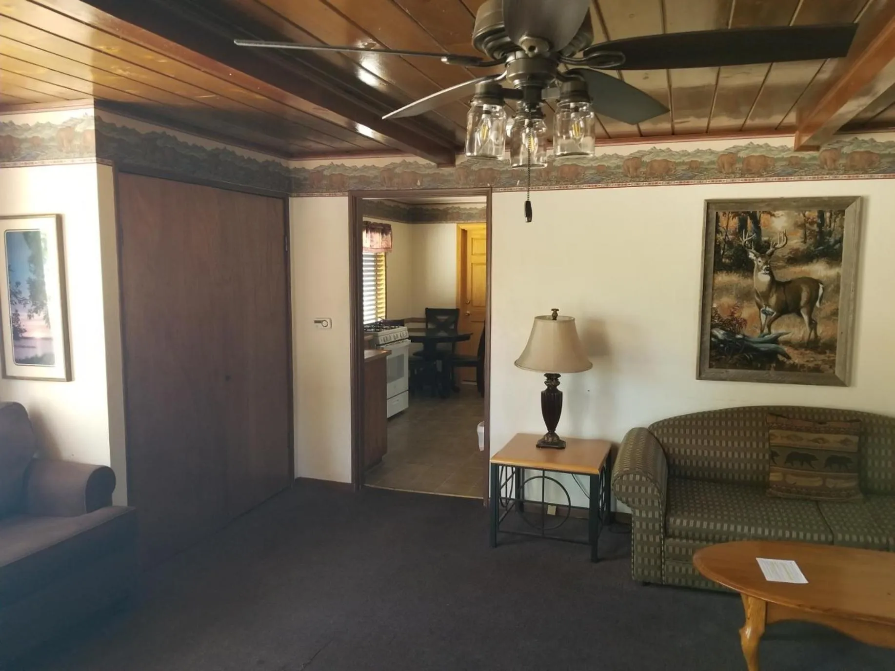 Living room in Timberline Lodge