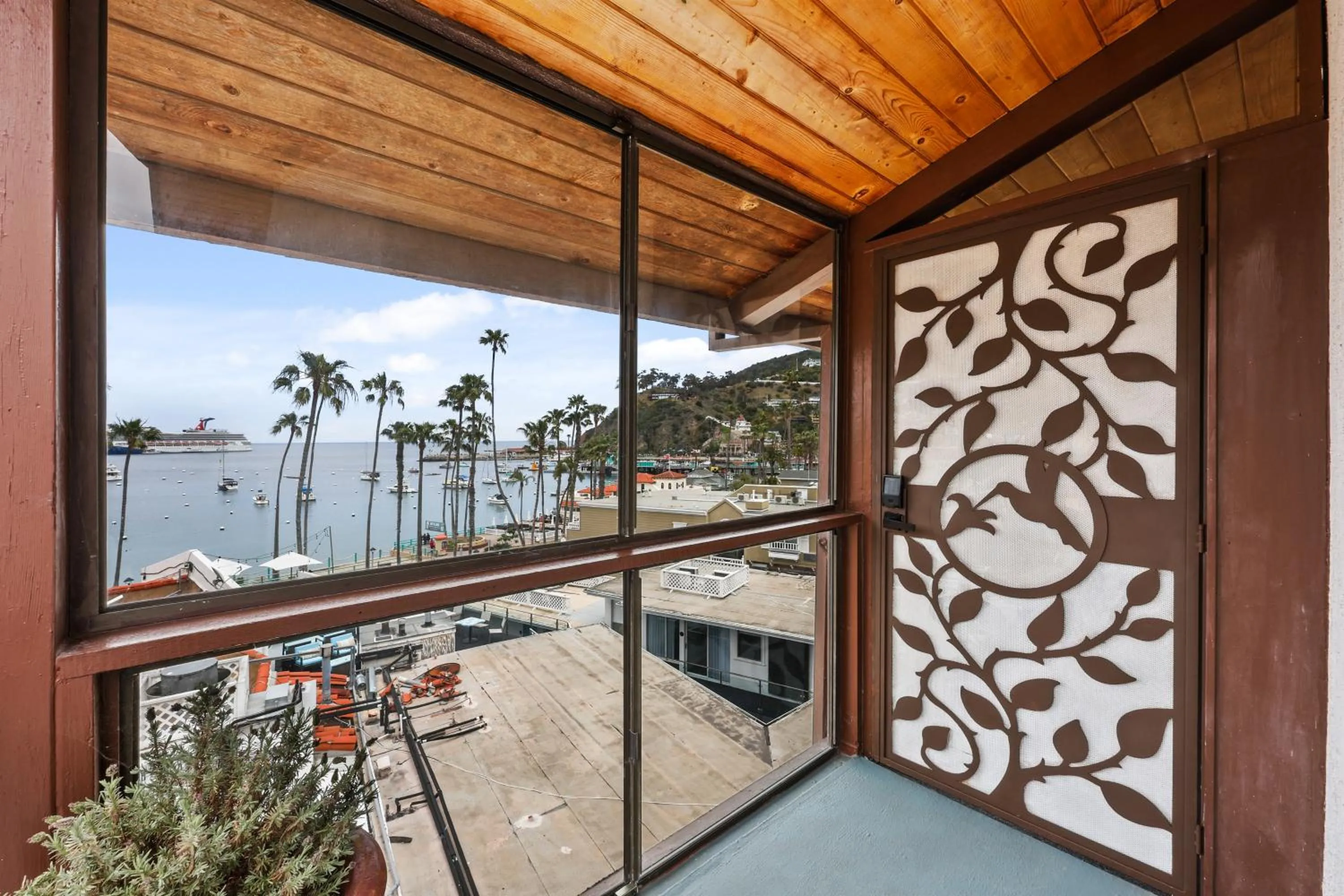 Natural landscape in Catalina Courtyard Suites