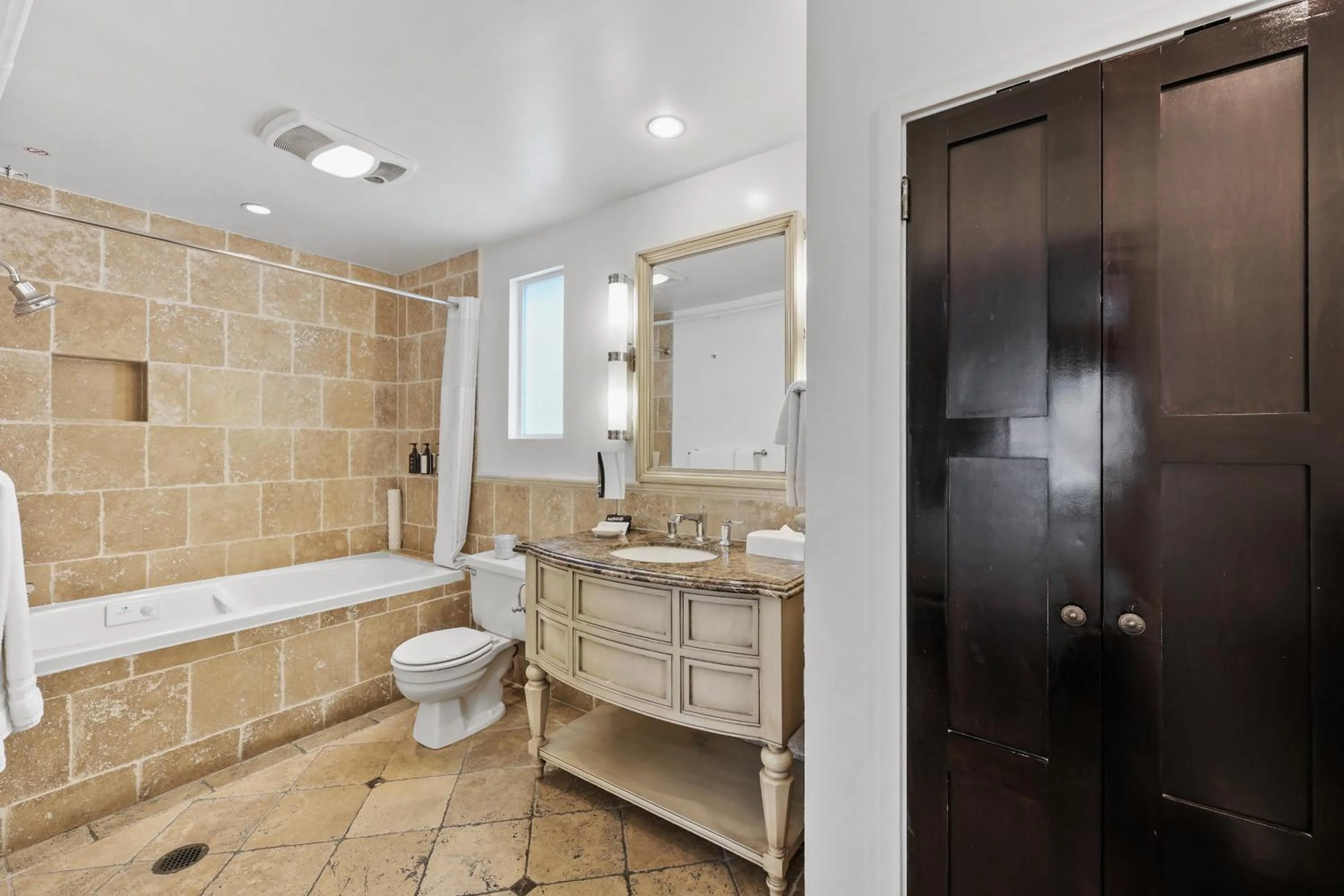 Bathroom in Catalina Courtyard Suites