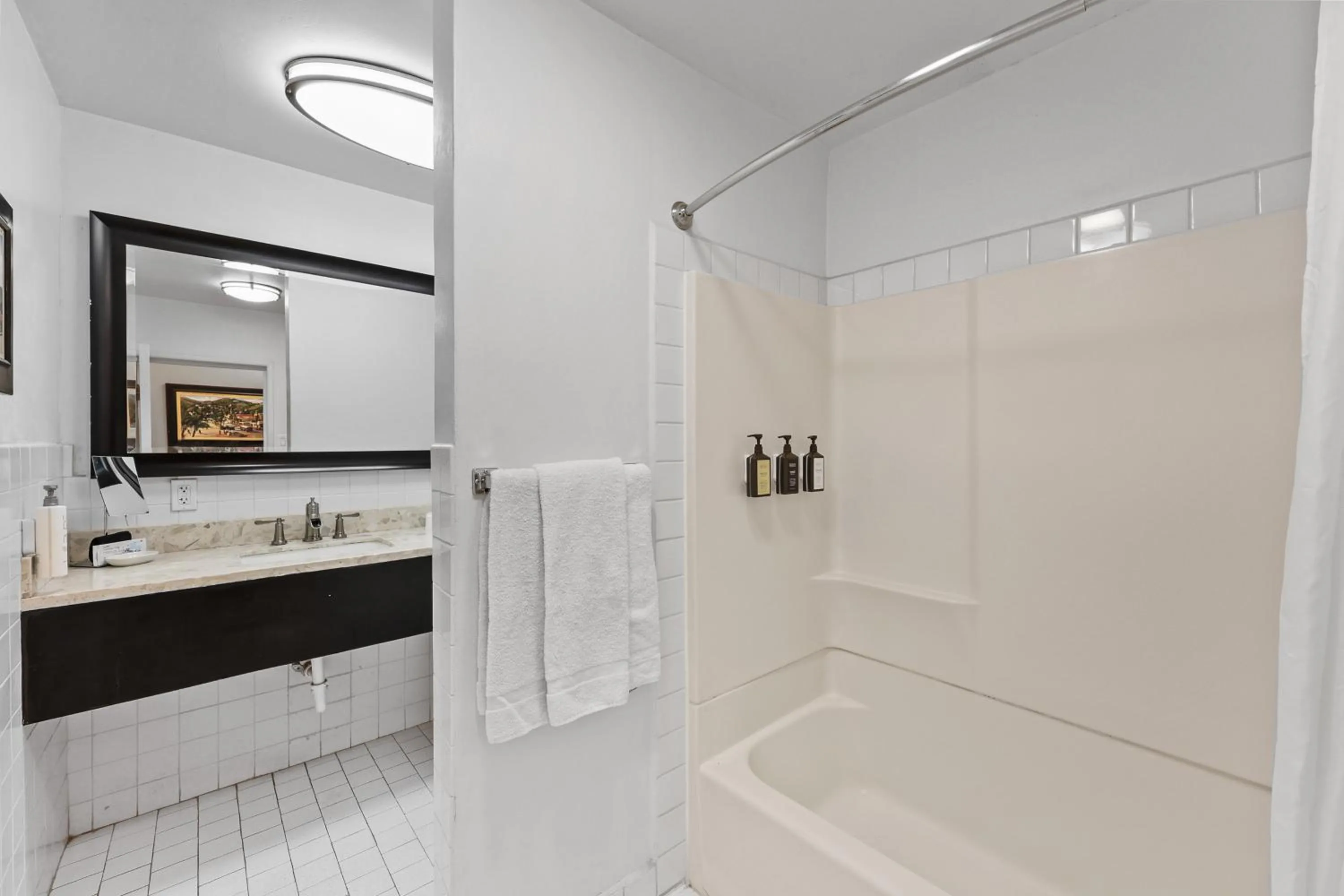 Bathroom in Catalina Courtyard Suites