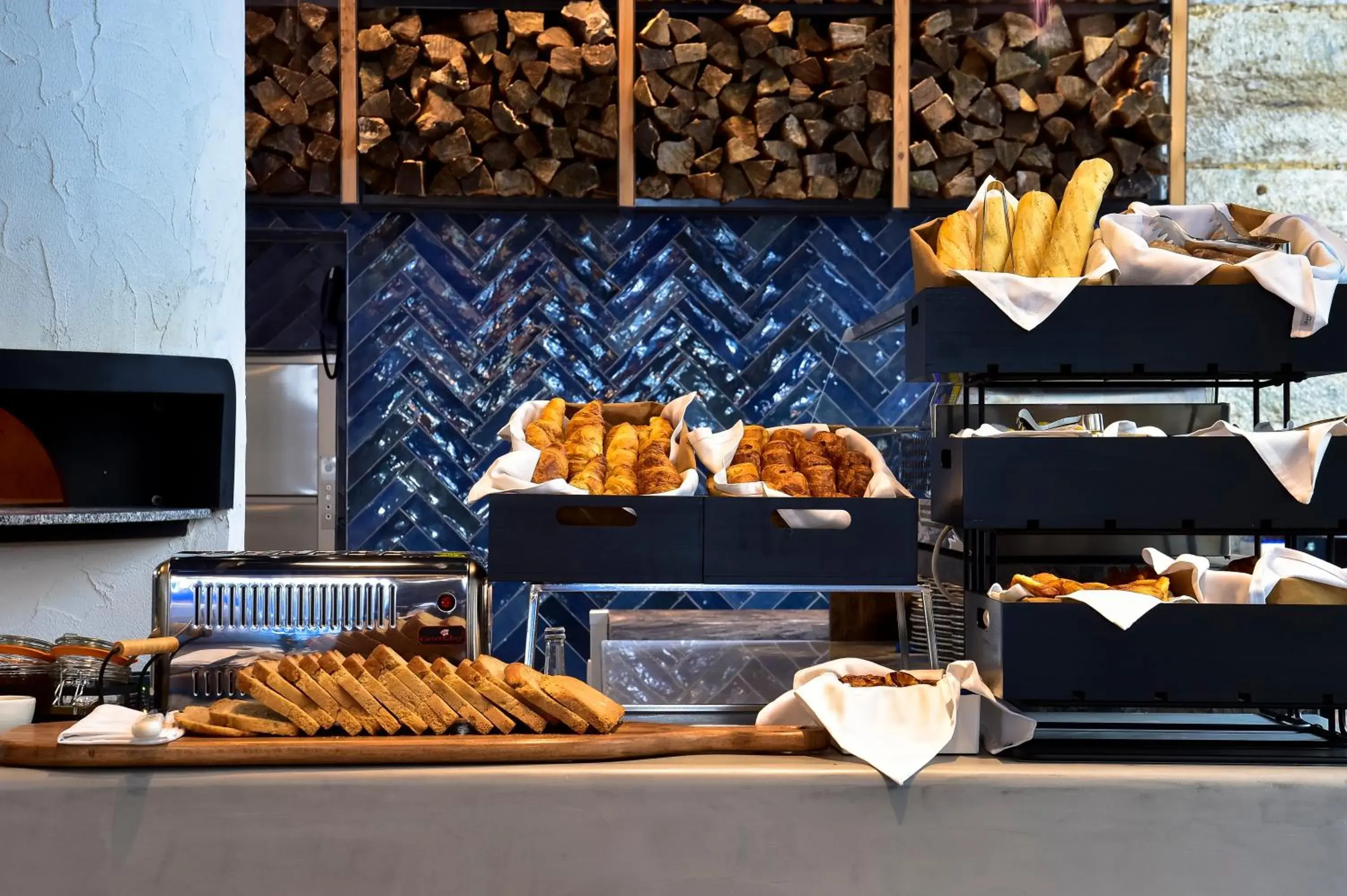 Food and drinks in My Story Hotel Figueira Food and drinks in My Story Hotel Figueira