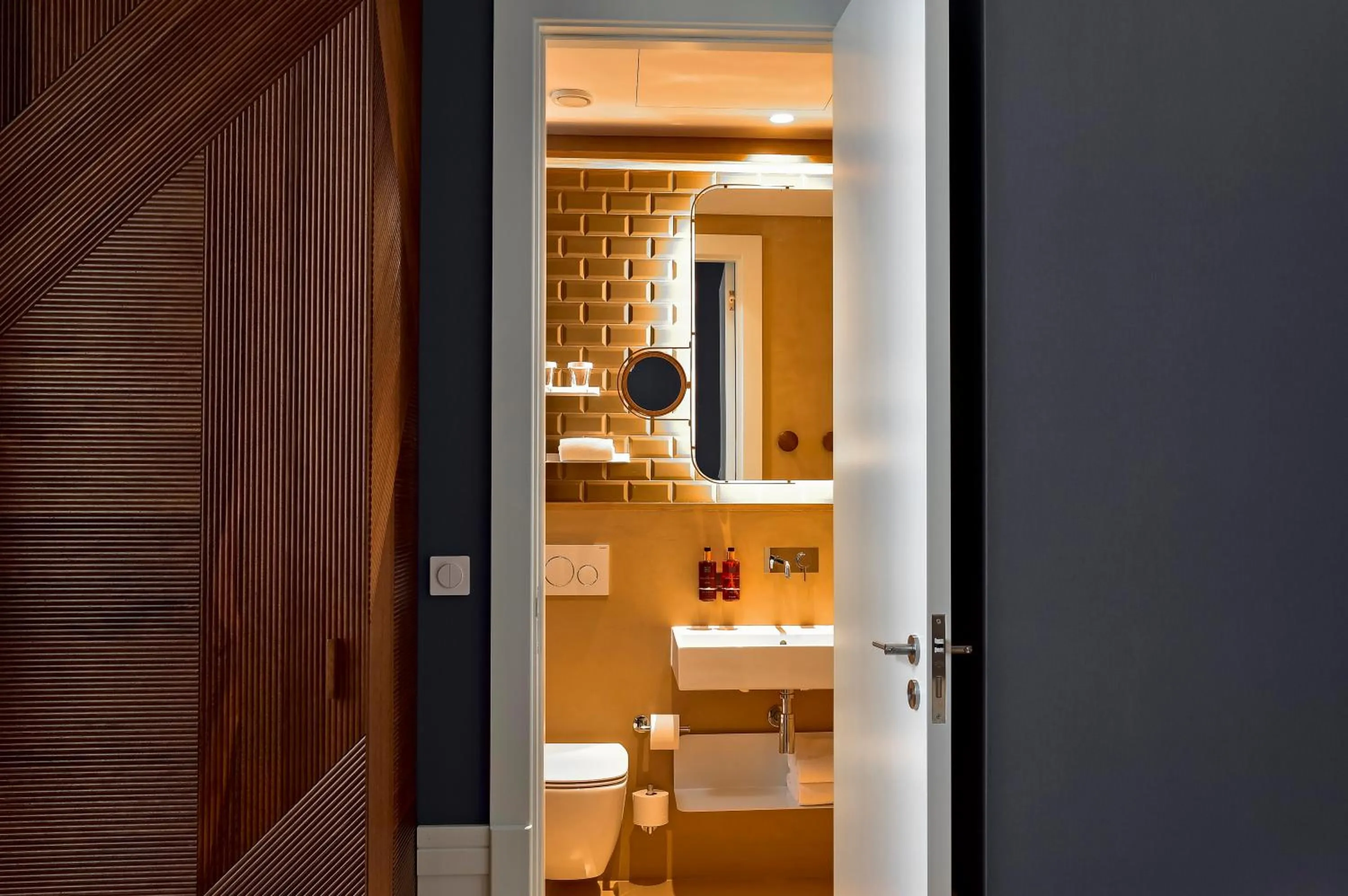 Bathroom in My Story Hotel Figueira