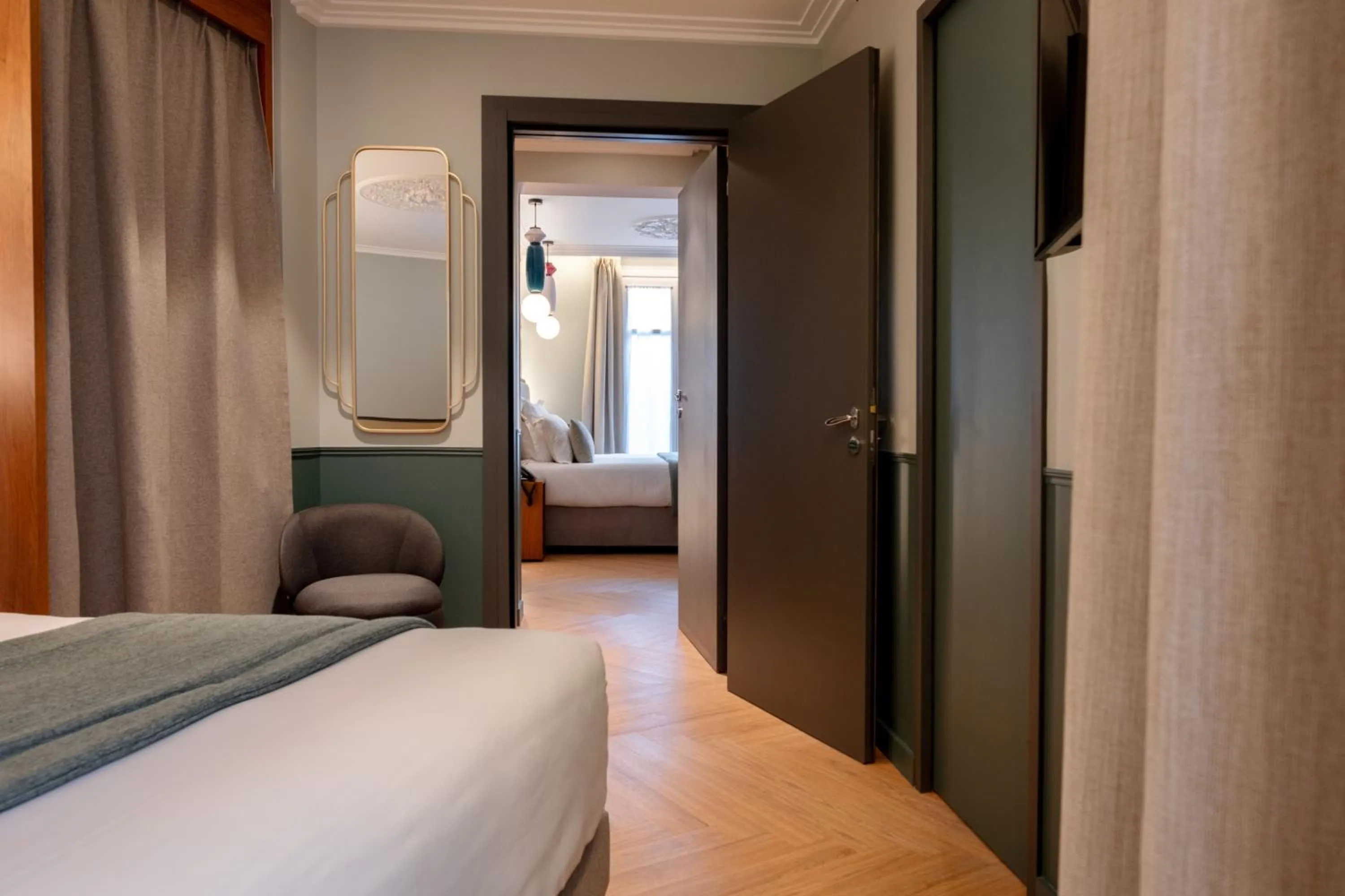 Photo of the whole room, Bed in Grand Hotel Saint Michel