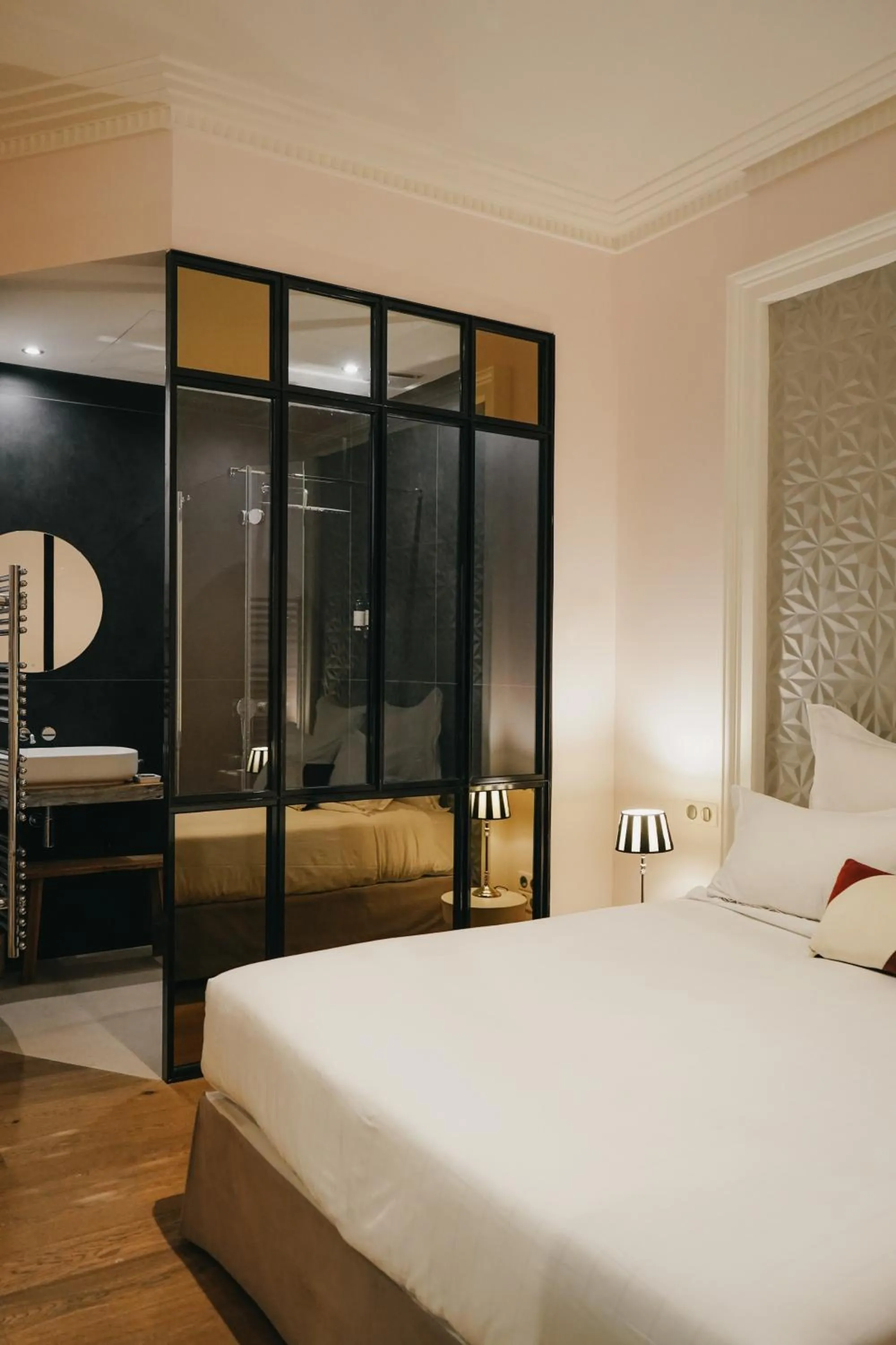 Bed in Hôtel Singulier Bordeaux - Boutique Hôtel & Spa Anne Semonin